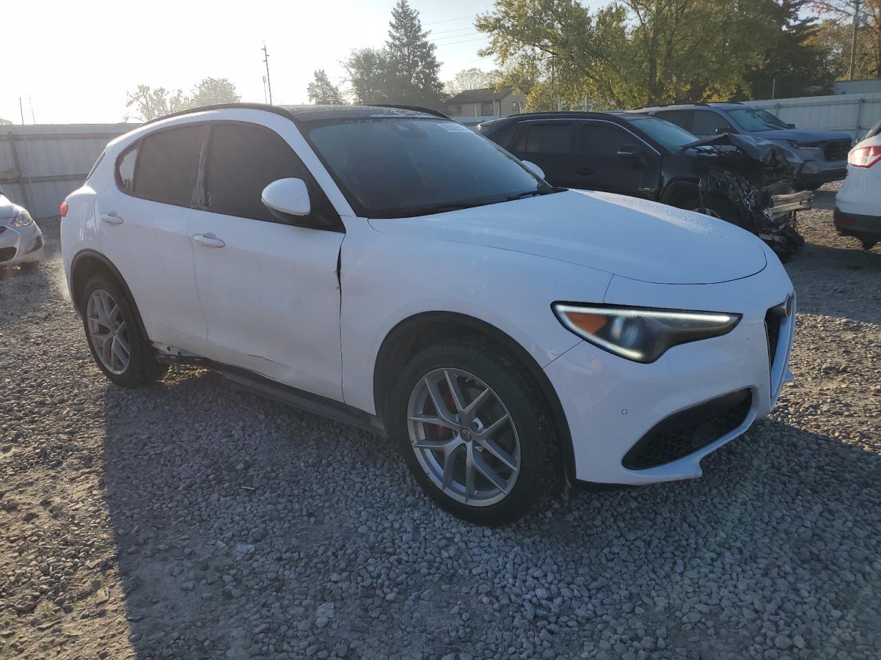 2018 Alfa Romeo Stelvio Ti Sport Белый vin: ZASFAKNN1J7B98837