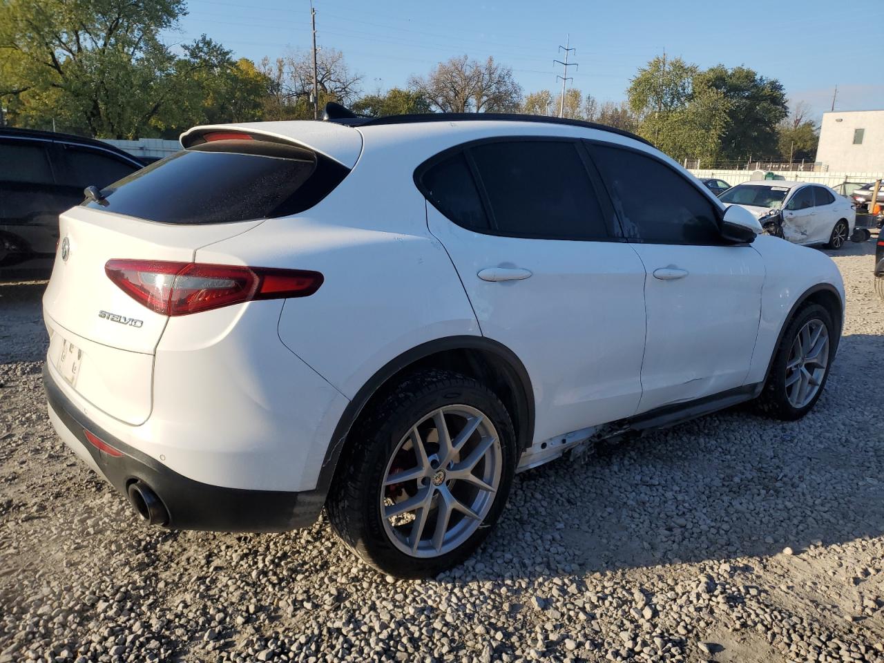 2018 Alfa Romeo Stelvio Ti Sport Белый vin: ZASFAKNN1J7B98837