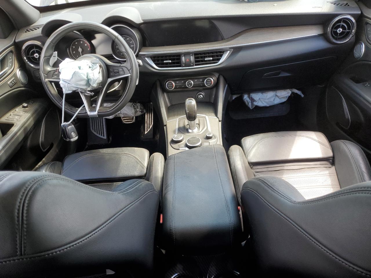 2018 Alfa Romeo Stelvio Ti Sport Синий vin: ZASFAKNN5J7B73455