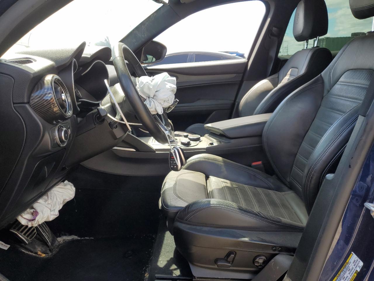 2018 Alfa Romeo Stelvio Ti Sport Синий vin: ZASFAKNN5J7B73455
