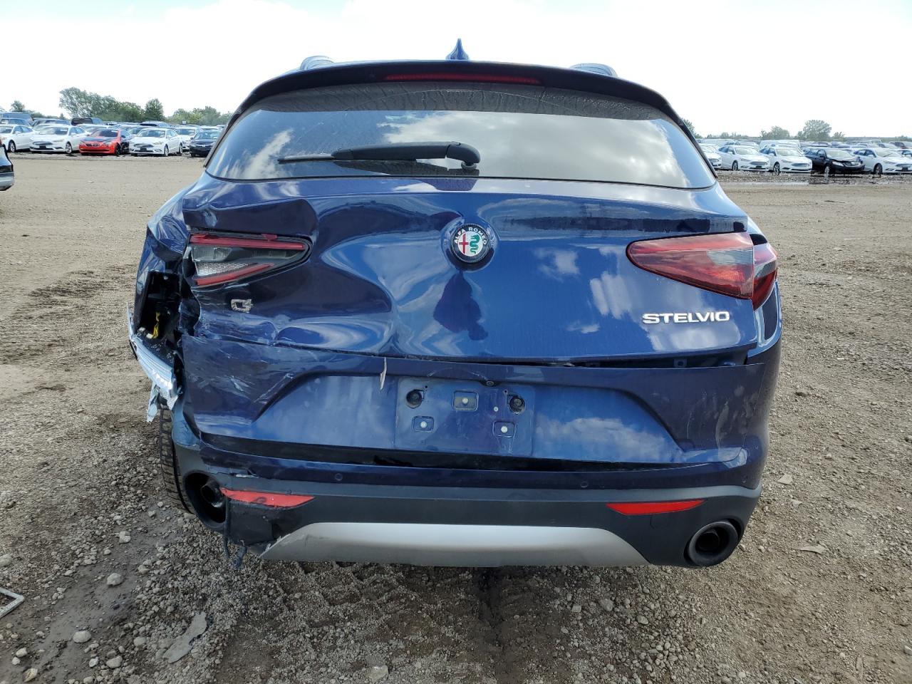 2018 Alfa Romeo Stelvio Ti Sport Синий vin: ZASFAKNN5J7B73455