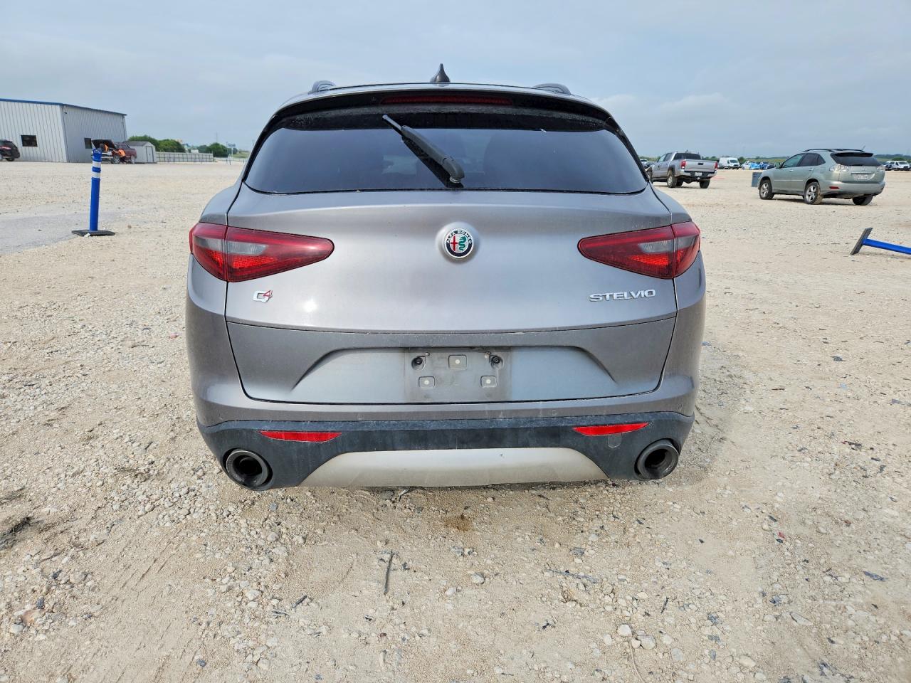 2018 Alfa Romeo Stelvio Ti Sport Gray vin: ZASFAKNN8J7B80173
