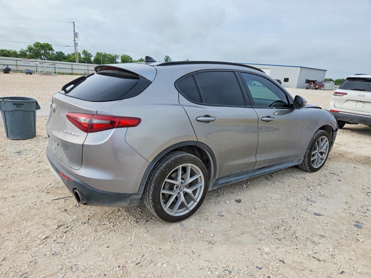 2018 Alfa Romeo Stelvio Ti Sport Gray vin: ZASFAKNN8J7B80173