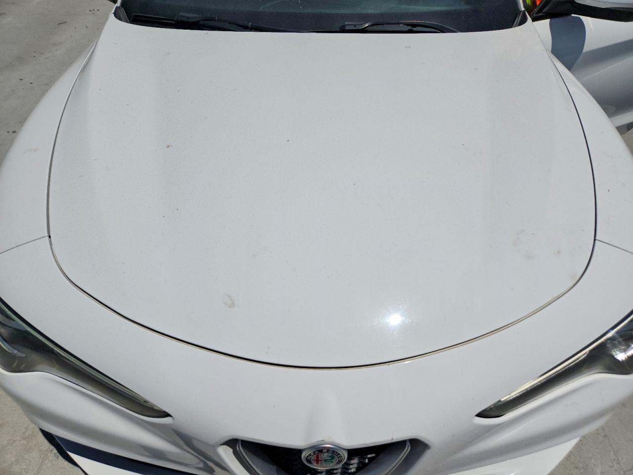 2018 Alfa Romeo Stelvio Ti Sport White vin: ZASFAKNNXJ7B90977