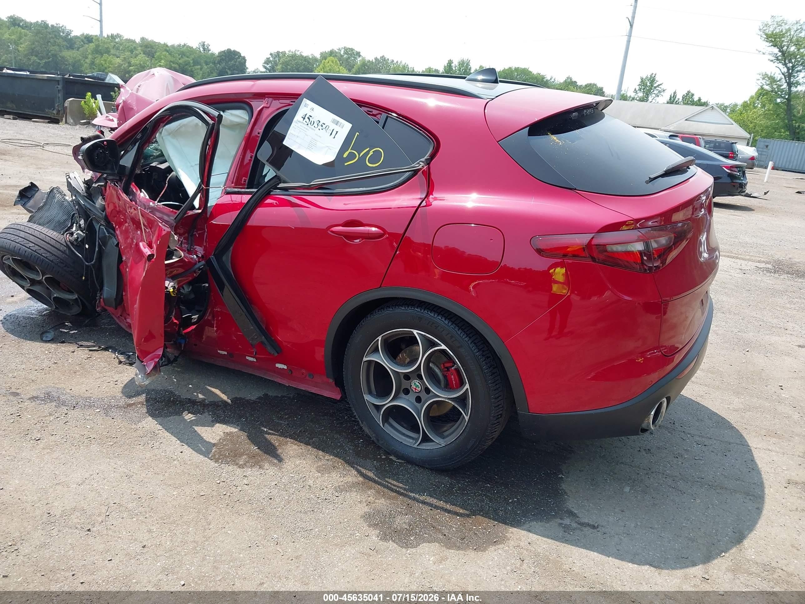 2018 Alfa Romeo Stelvio Sport Awd Red vin: ZASFAKPN6J7B79472