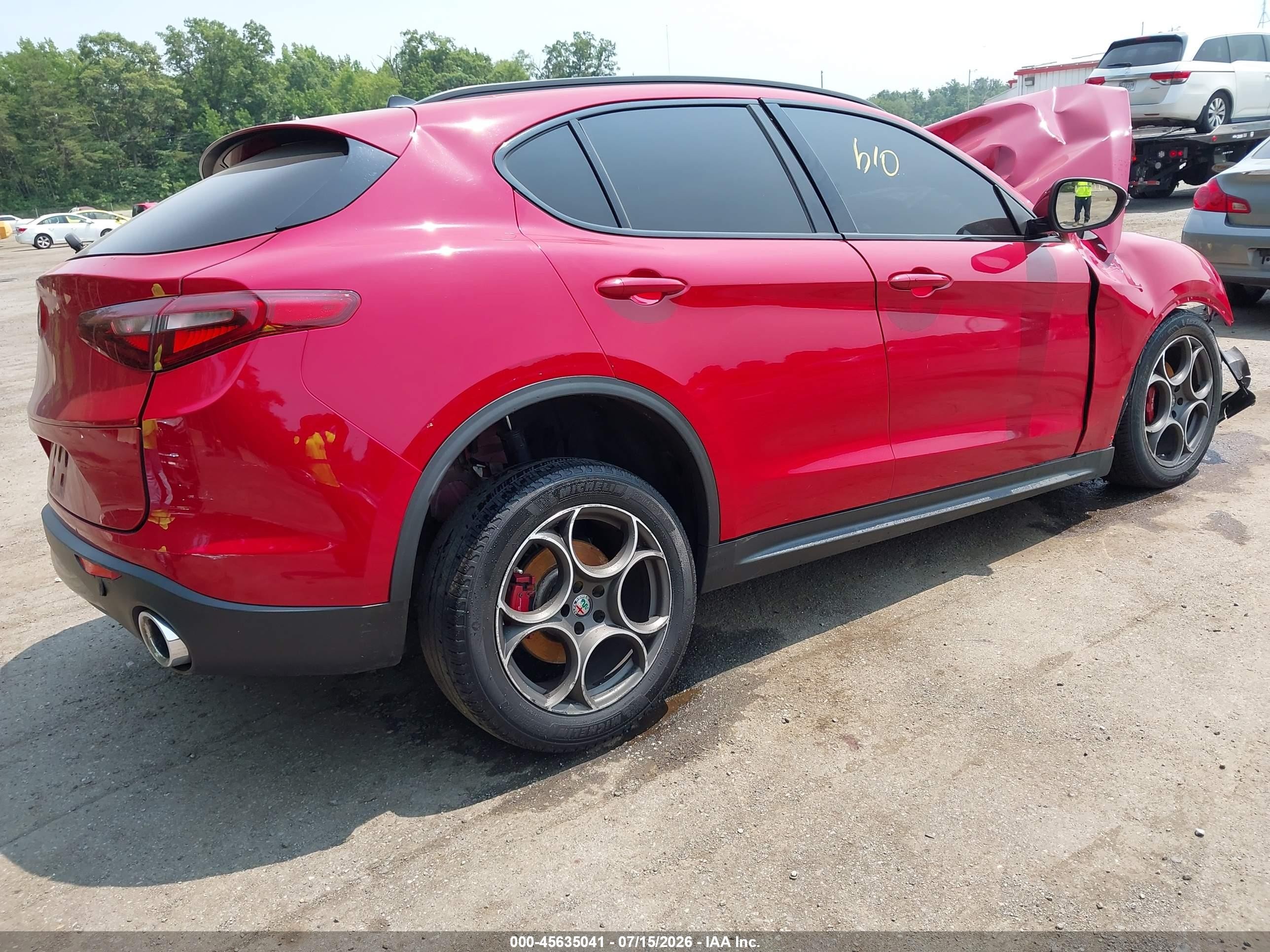 2018 Alfa Romeo Stelvio Sport Awd Red vin: ZASFAKPN6J7B79472