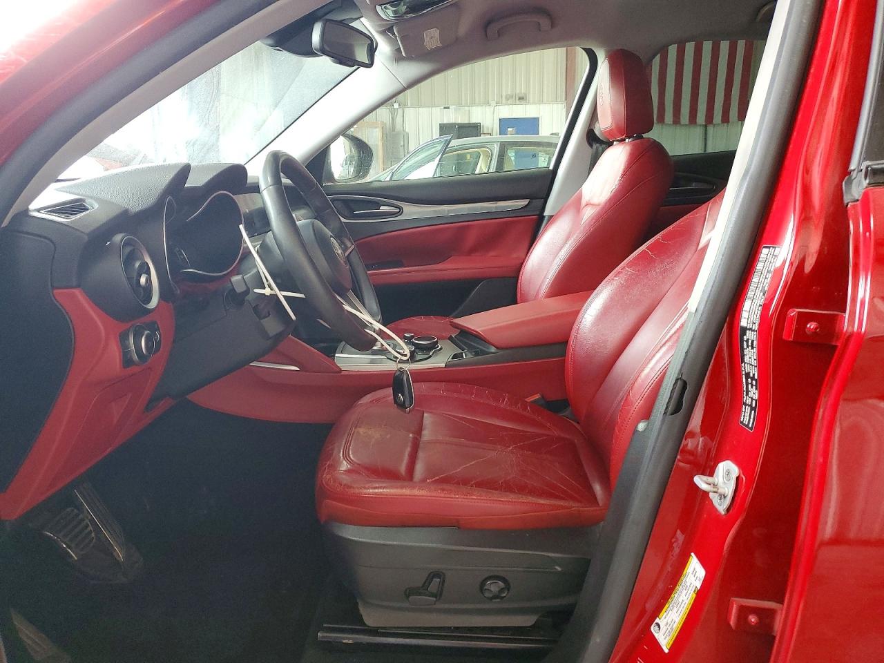 2018 Alfa Romeo Stelvio Sport Red vin: ZASFAKPN7J7B72756