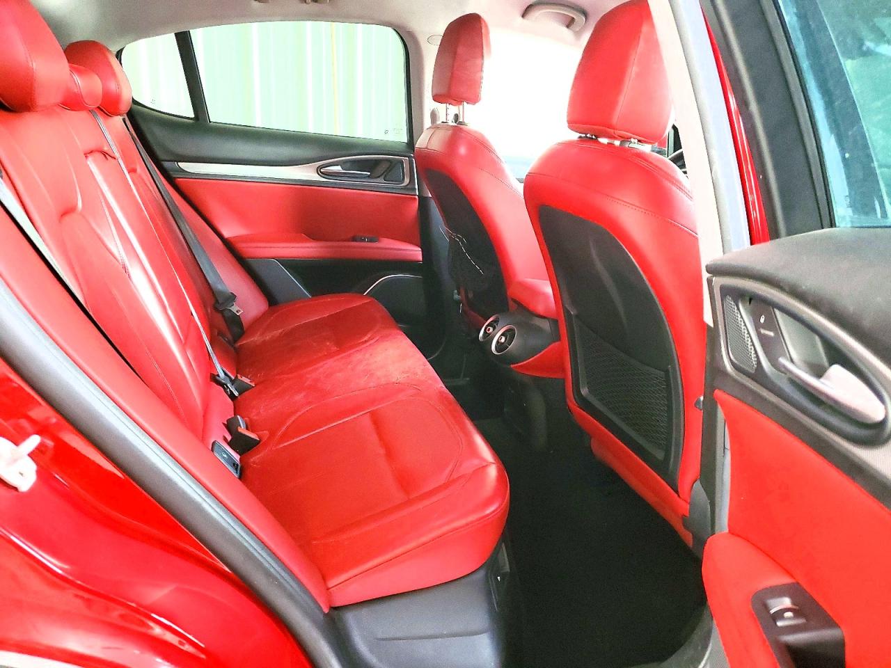 2018 Alfa Romeo Stelvio Sport Red vin: ZASFAKPN7J7B72756