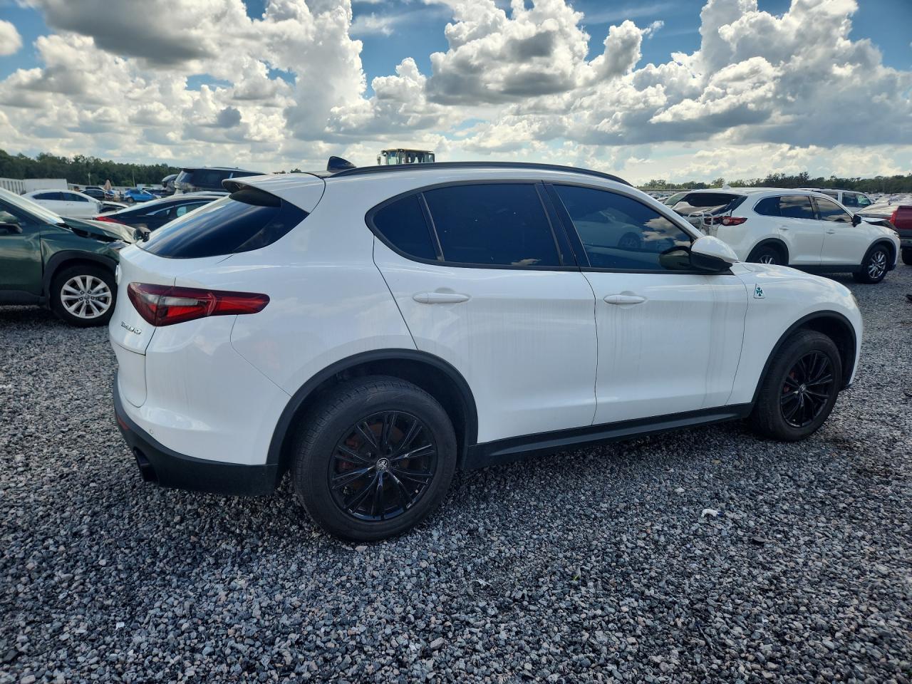 2022 Alfa Romeo Stelvio White vin: ZASPAJAN0N7D31534