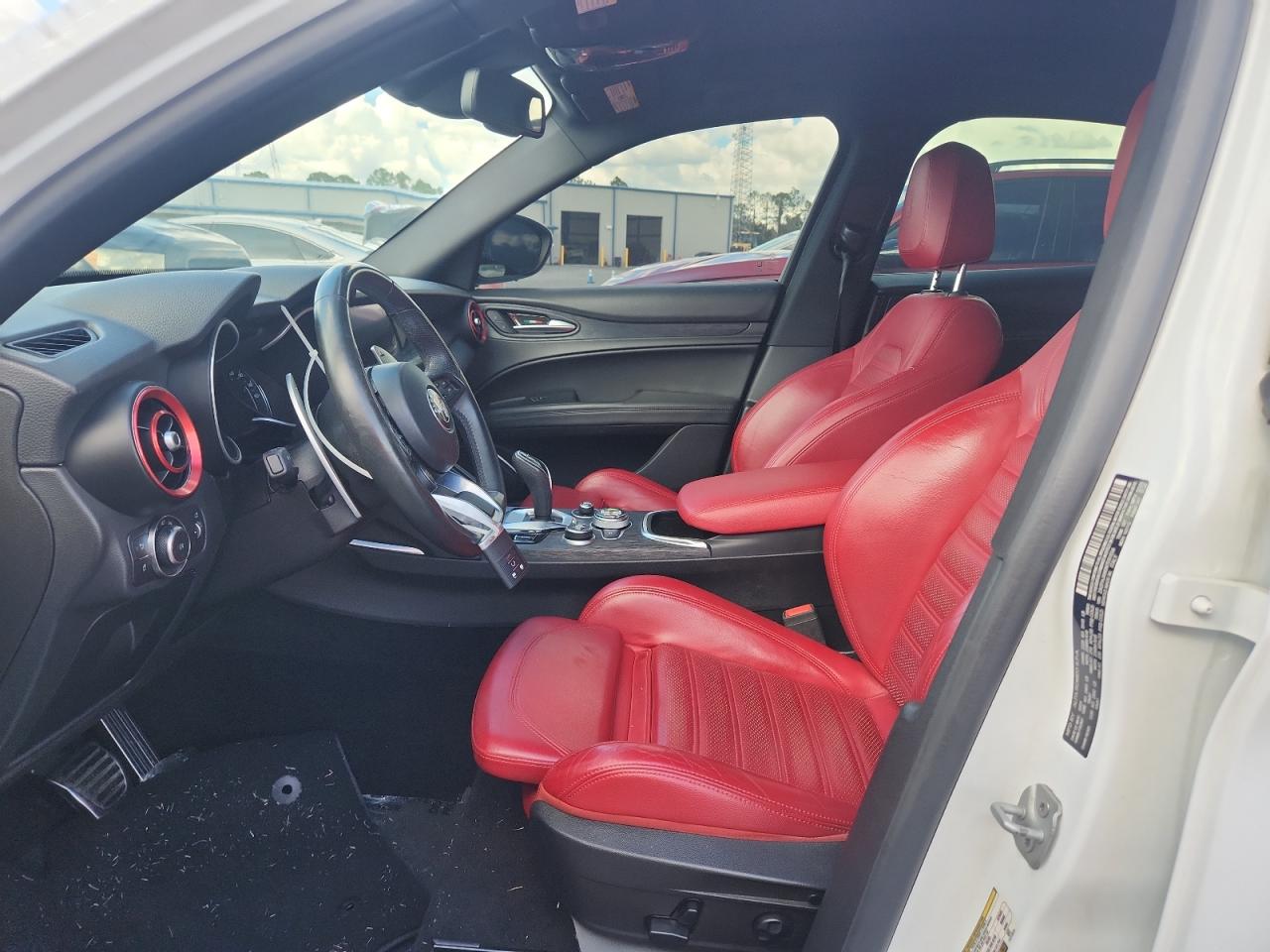 2022 Alfa Romeo Stelvio White vin: ZASPAJAN0N7D31534
