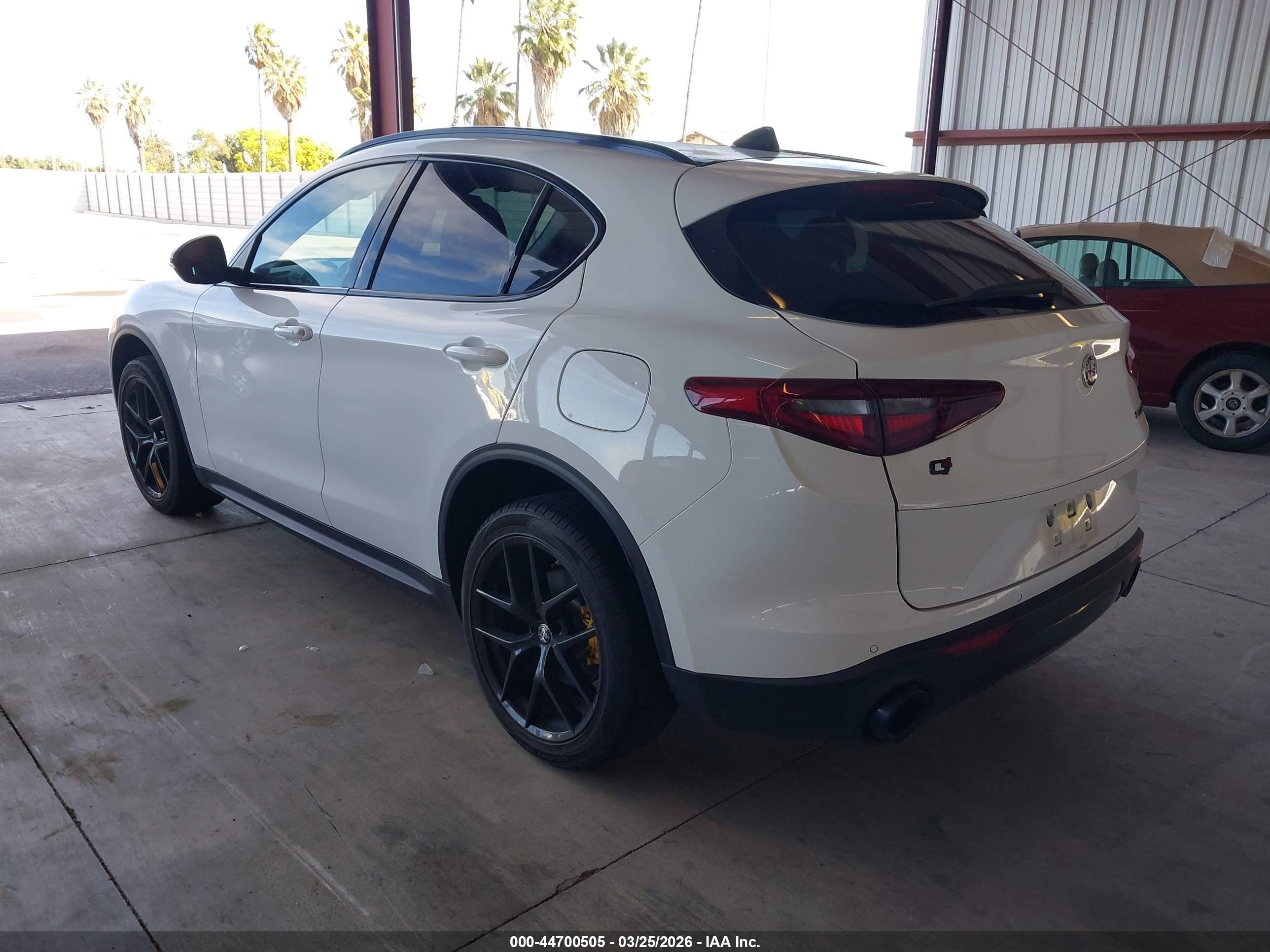 2019 Alfa Romeo Stelvio Awd Белый vin: ZASPAKAN6K7C70000