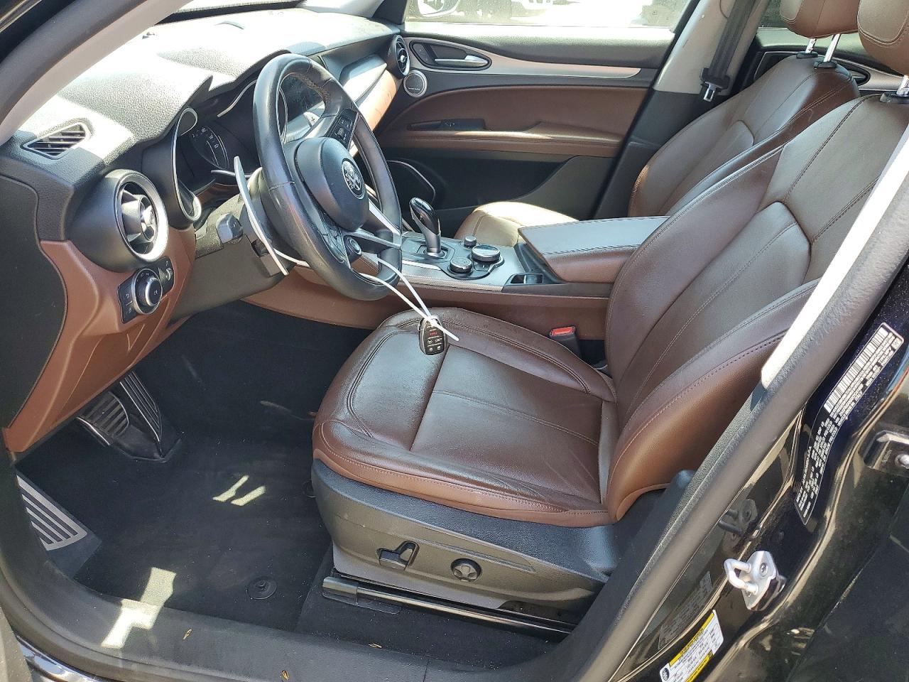 2019 Alfa Romeo Stelvio Black vin: ZASPAKANXK7C41468