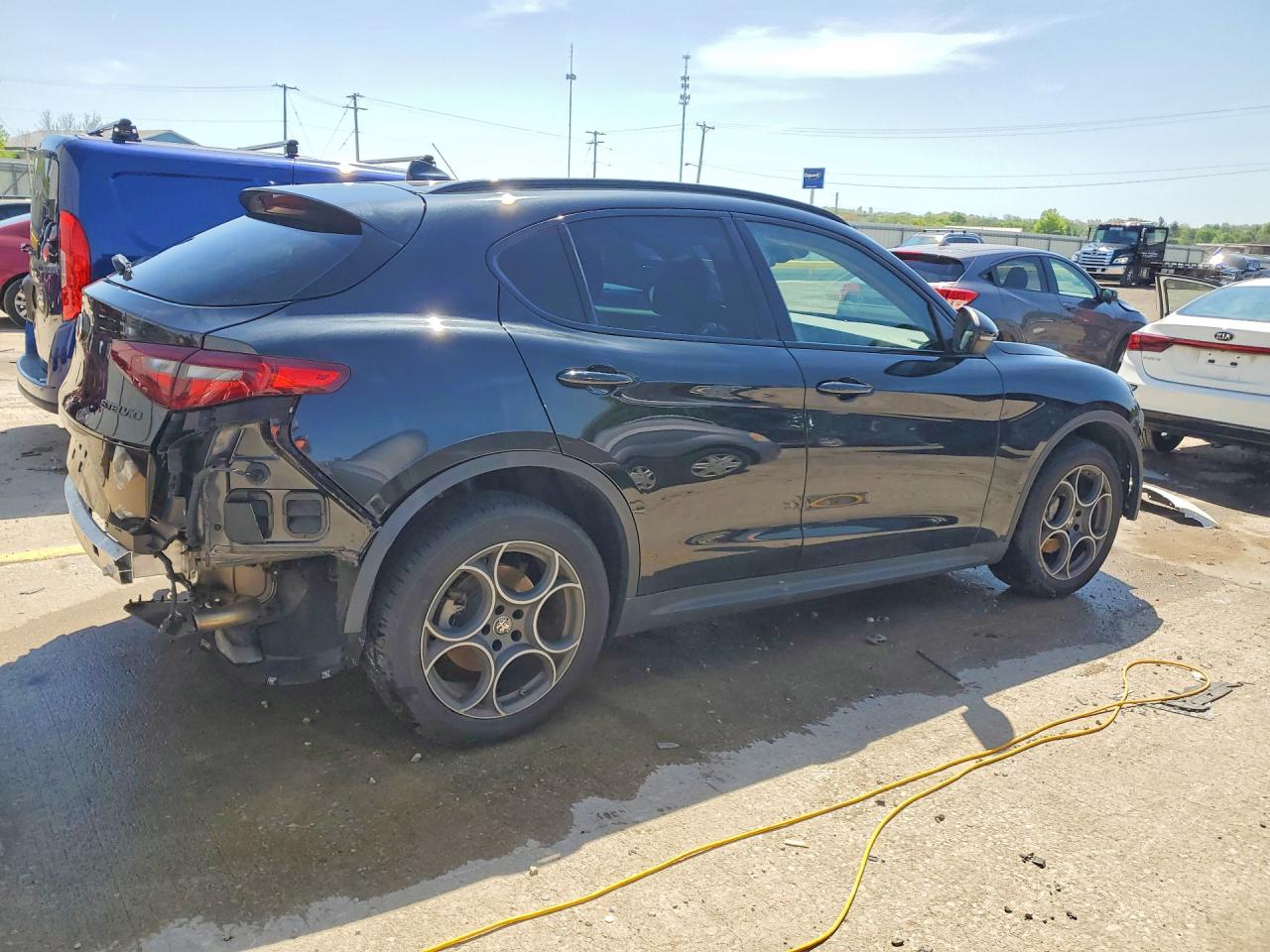 2021 Alfa Romeo Stelvio Sport Black vin: ZASPAKANXM7D08749
