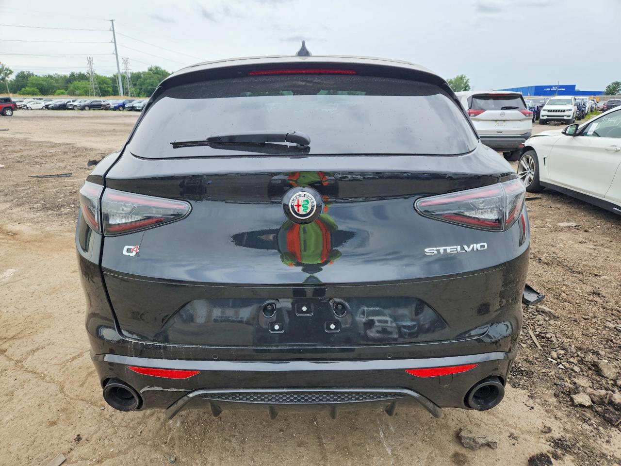 2025 Alfa Romeo Stelvio Base Black vin: ZASPAKANXS7E04264