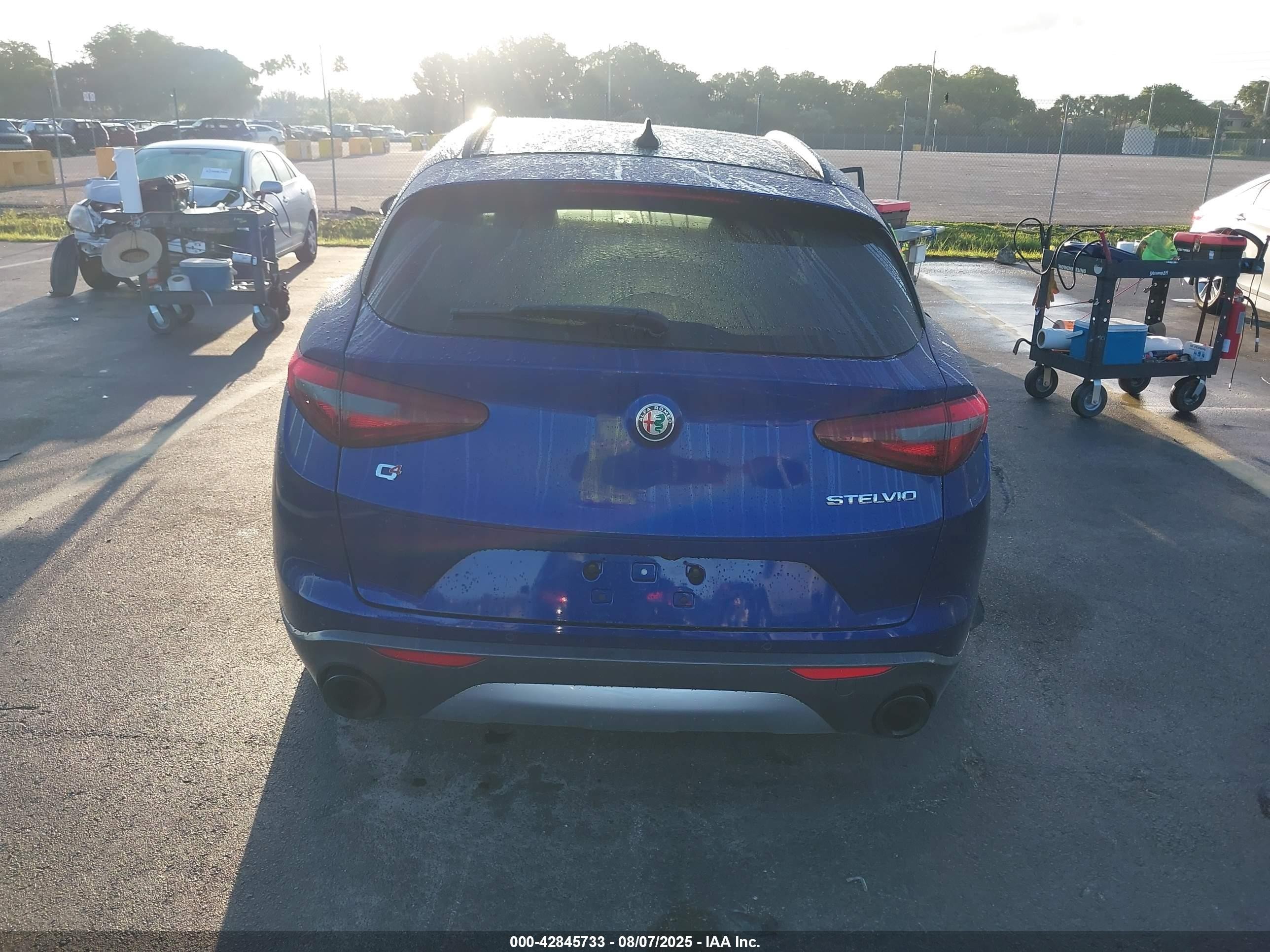 2022 Alfa Romeo Stelvio Ti Awd Blue vin: ZASPAKBN0N7D47317