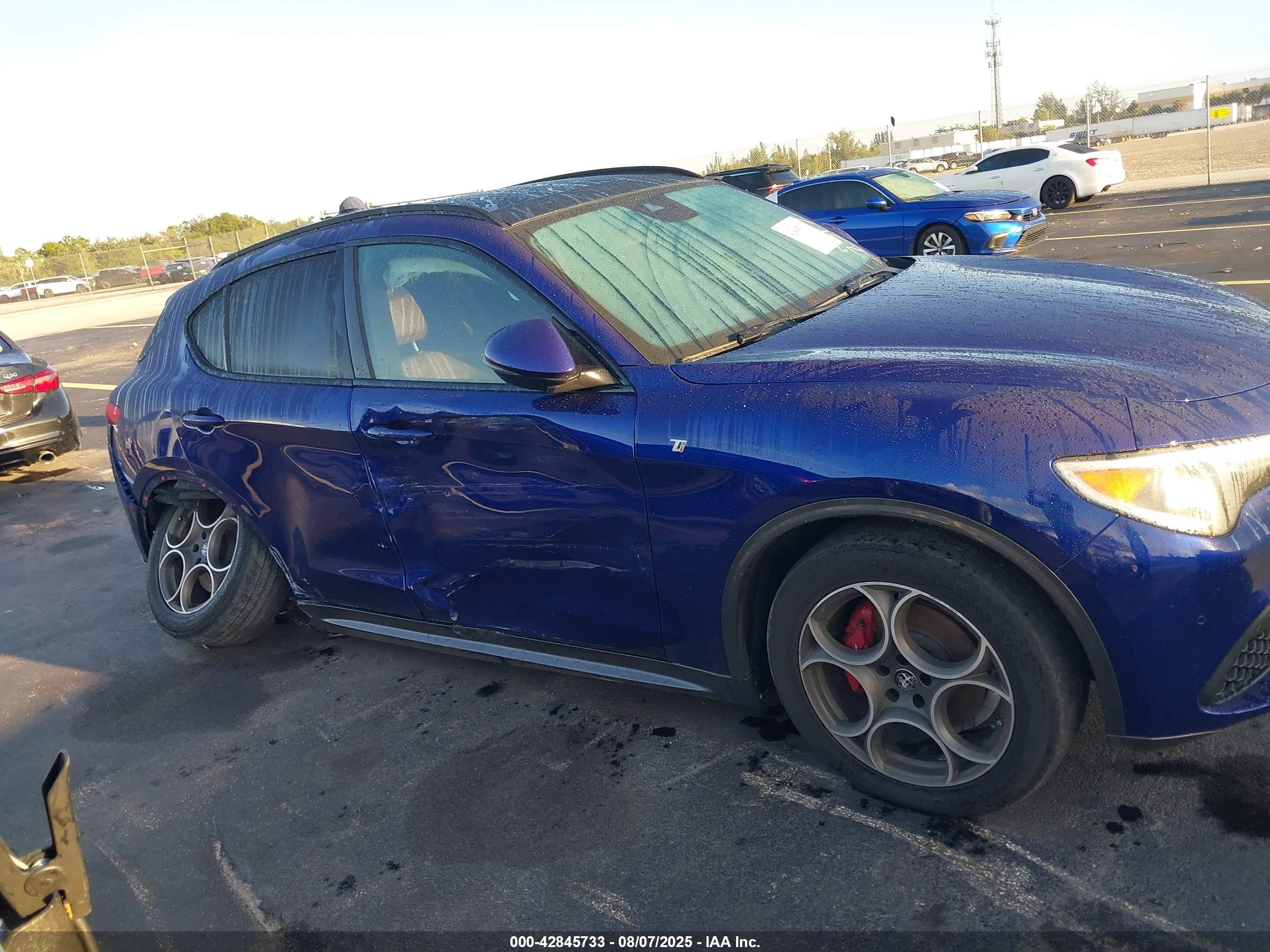 2022 Alfa Romeo Stelvio Ti Awd Blue vin: ZASPAKBN0N7D47317