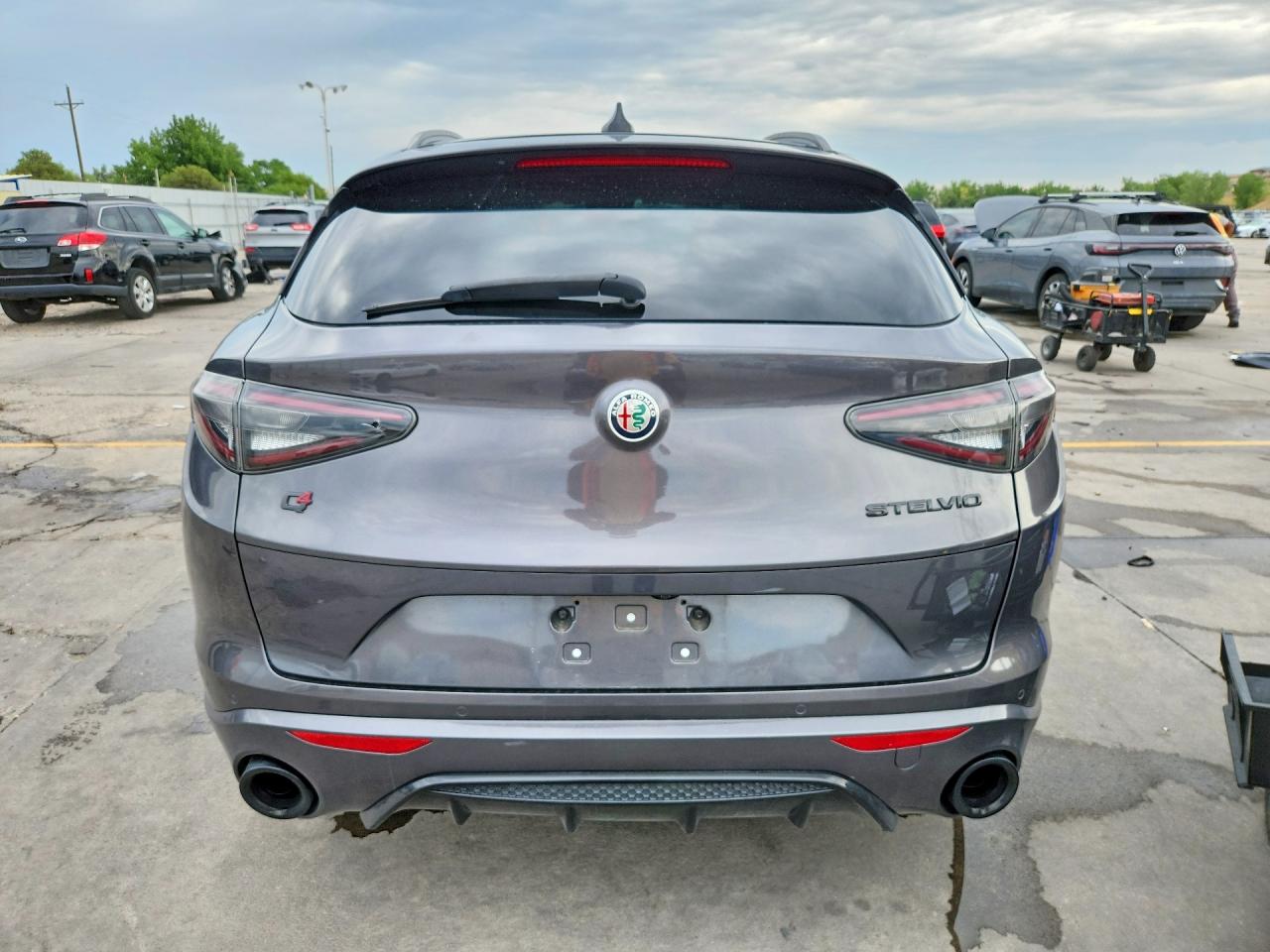 2021 Alfa Romeo Stelvio Ti Gray vin: ZASPAKBN4M7D09829