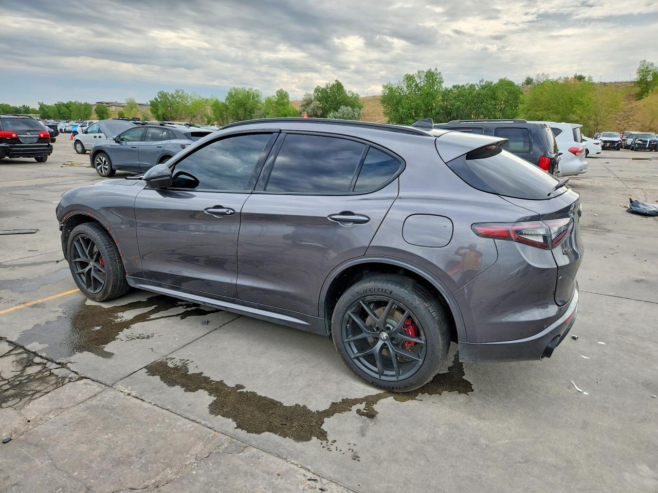 2021 Alfa Romeo Stelvio Ti Gray vin: ZASPAKBN4M7D09829