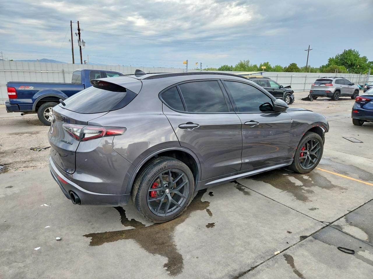 2021 Alfa Romeo Stelvio Ti Gray vin: ZASPAKBN4M7D09829