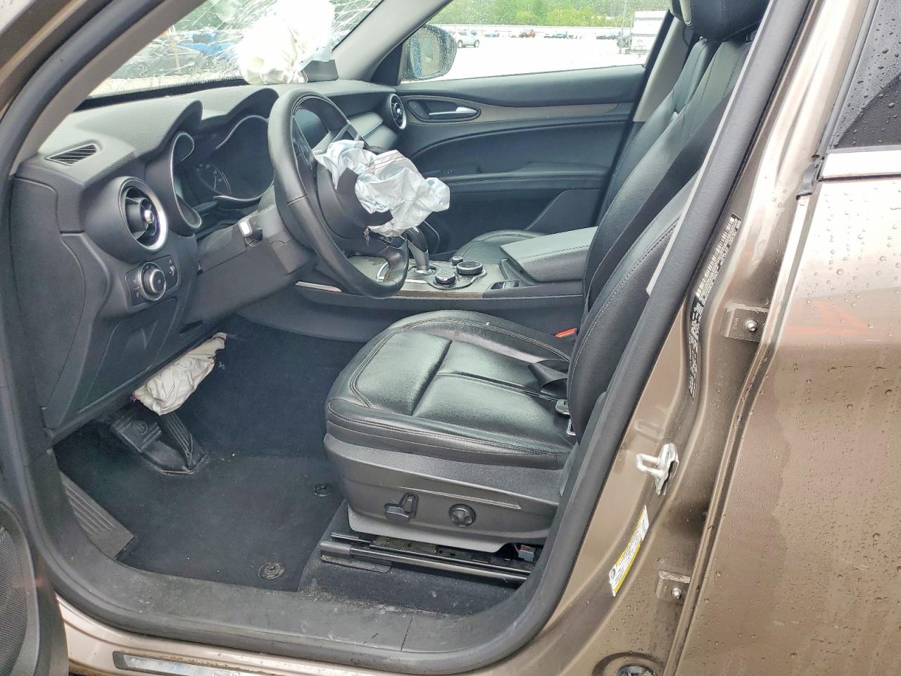 2019 Alfa Romeo Stelvio Ti Tan vin: ZASPAKBN5K7C45149