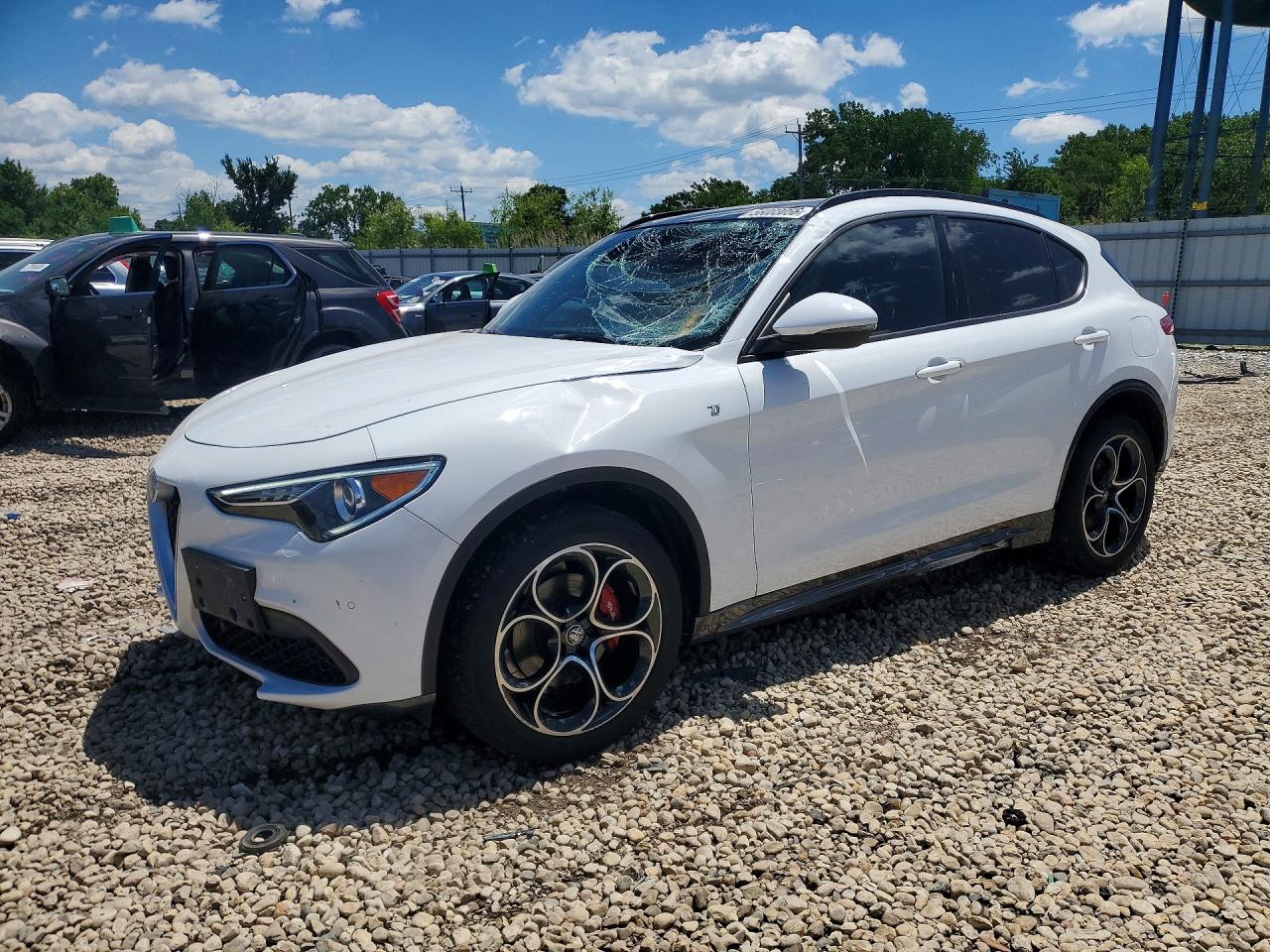2022 Alfa Romeo Stelvio Ti White vin: ZASPAKBN6N7D27556
