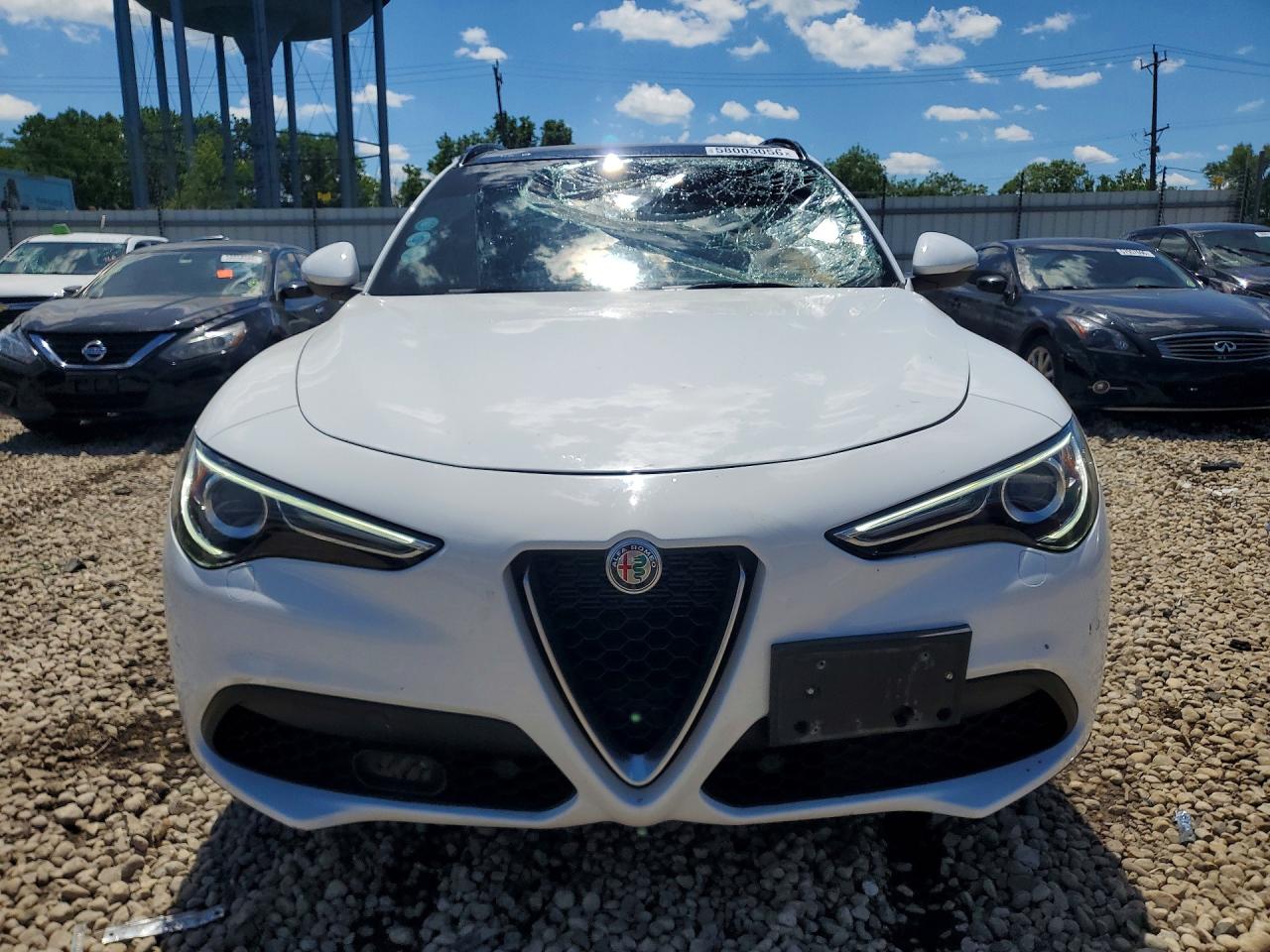 2022 Alfa Romeo Stelvio Ti White vin: ZASPAKBN6N7D27556