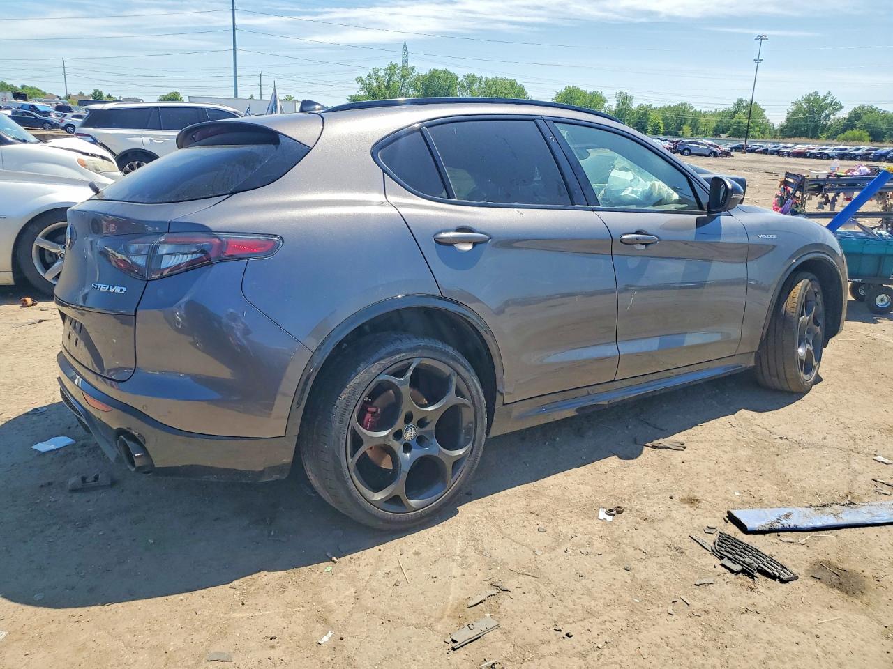 2024 Alfa Romeo Stelvio Ti Gray vin: ZASPAKBN6R7D70252