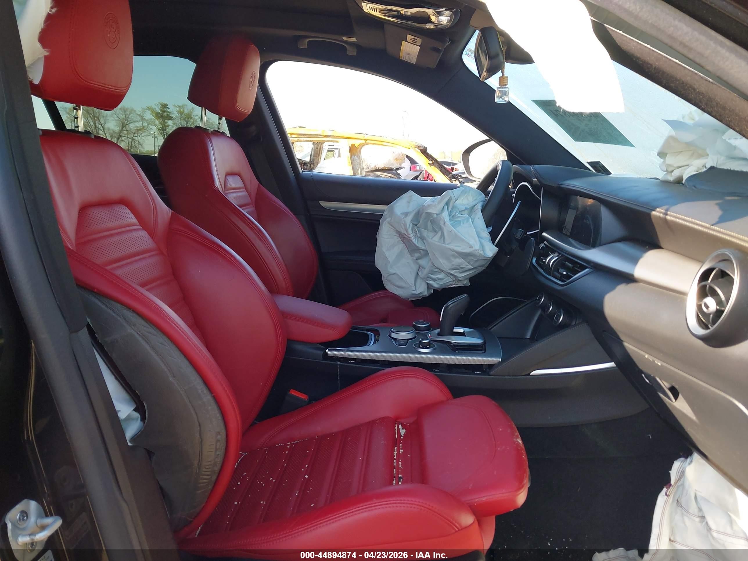 2023 Alfa Romeo Stelvio Veloce Awd Black vin: ZASPAKBN8P7D53644