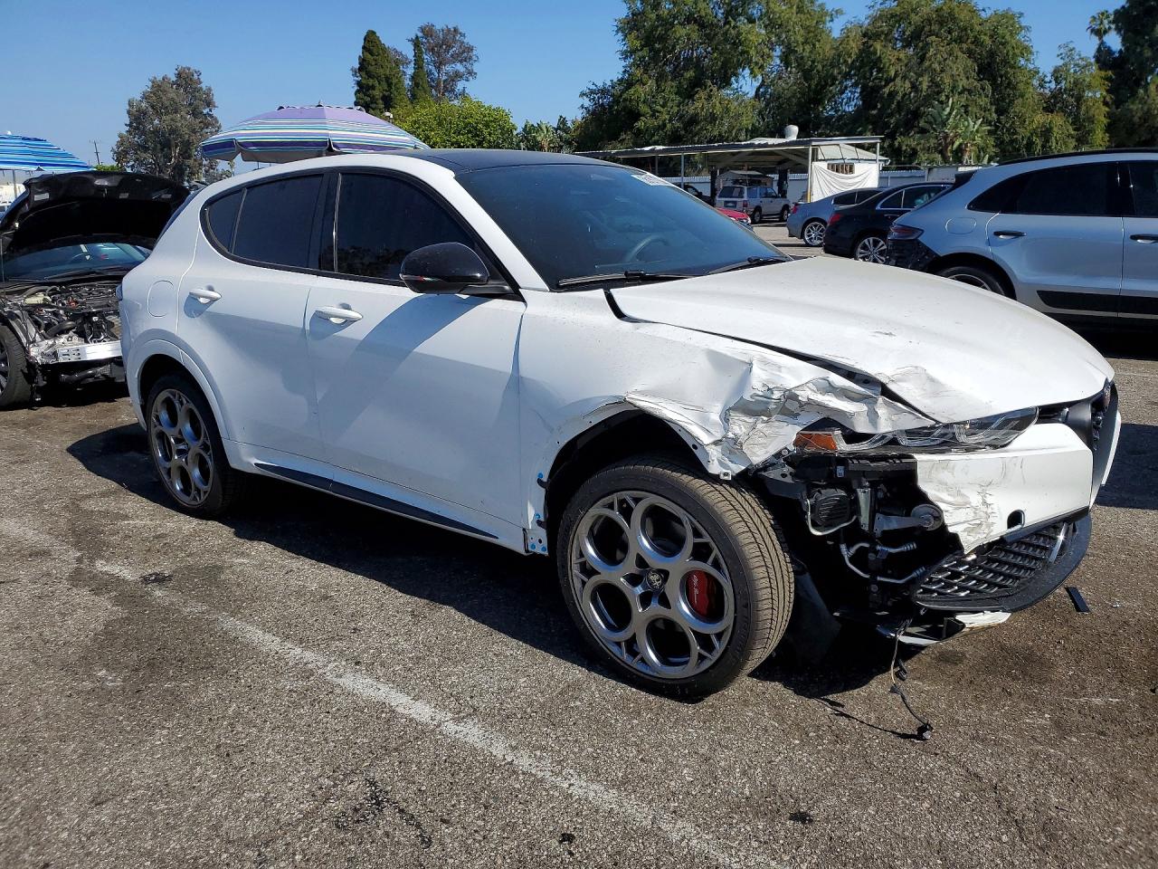 2025 Alfa Romeo Tonale Tributo Italiano White vin: ZASPATTW0S3089247