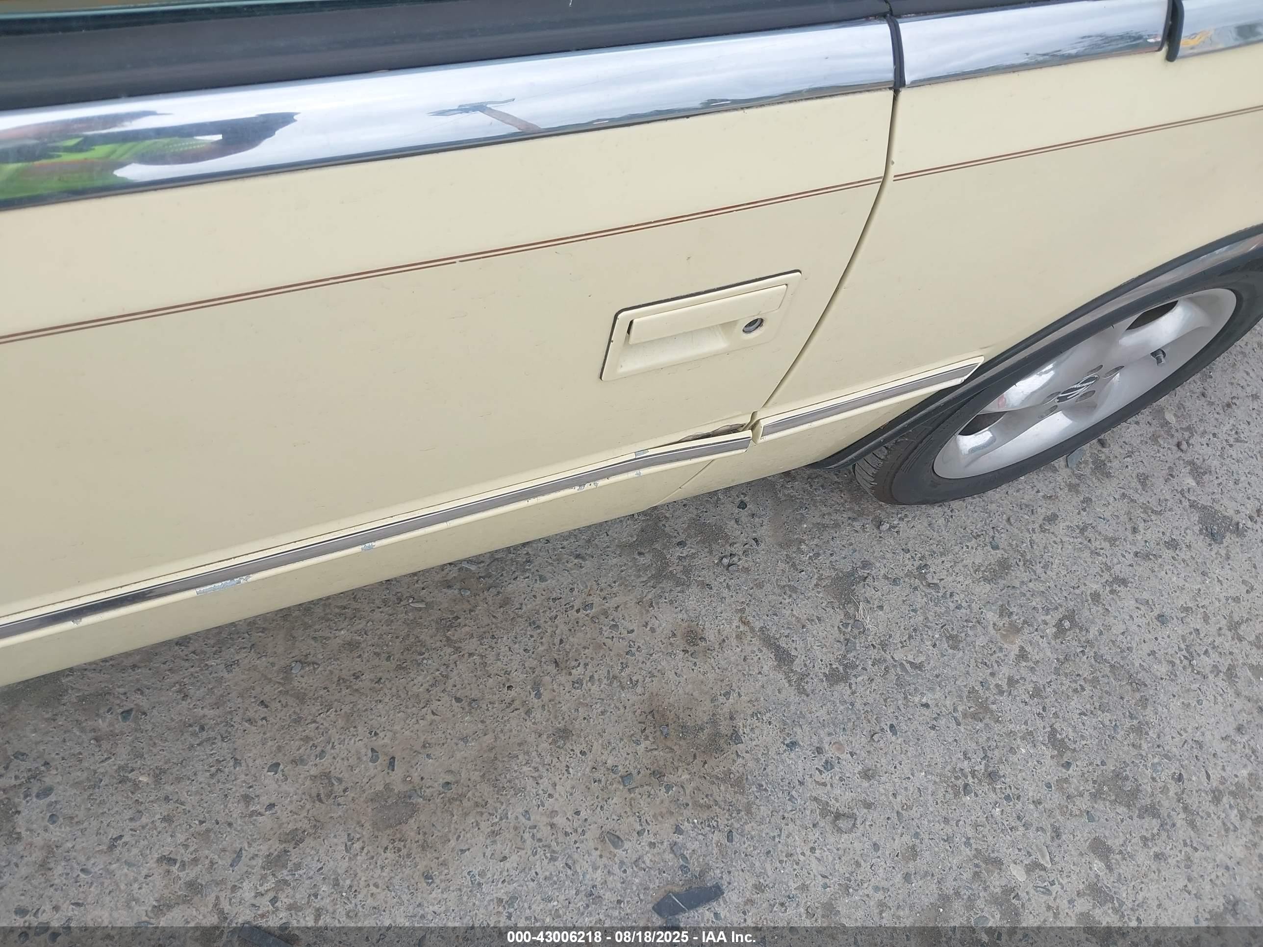 1989 Chrysler Tc By Maserati Beige vin: ZC2FP1102KB201247