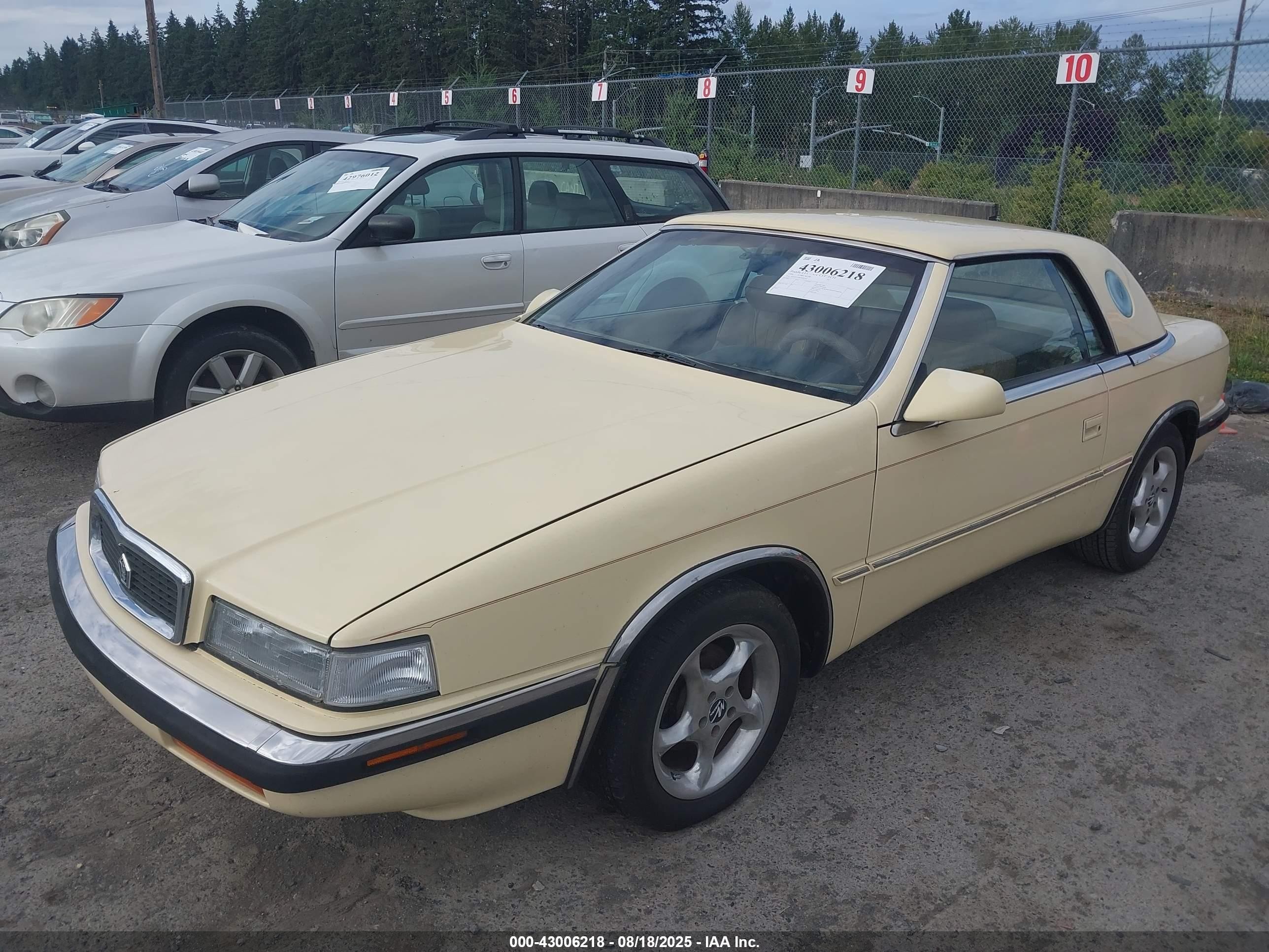 1989 Chrysler Tc By Maserati Beige vin: ZC2FP1102KB201247