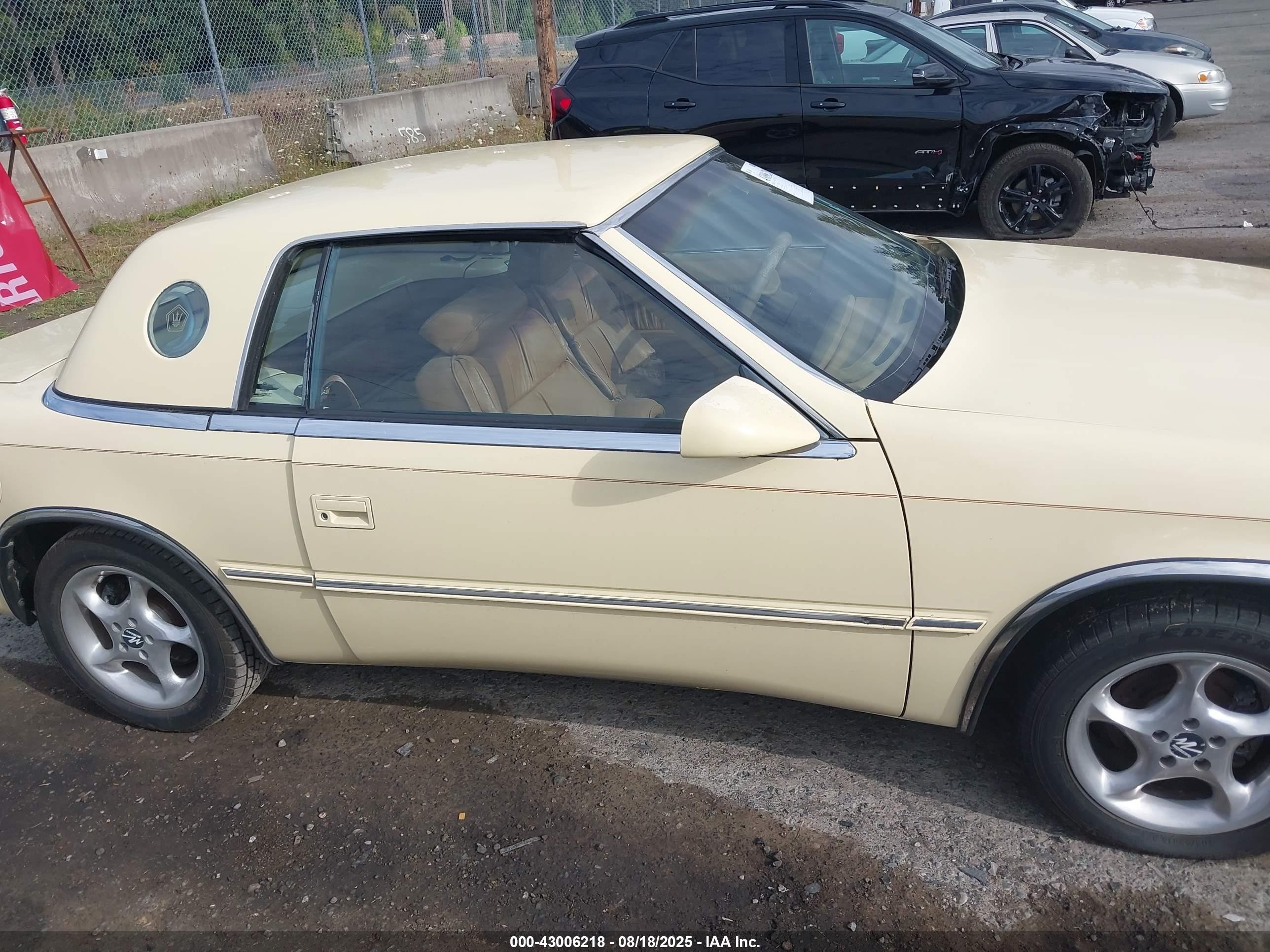 1989 Chrysler Tc By Maserati Beige vin: ZC2FP1102KB201247