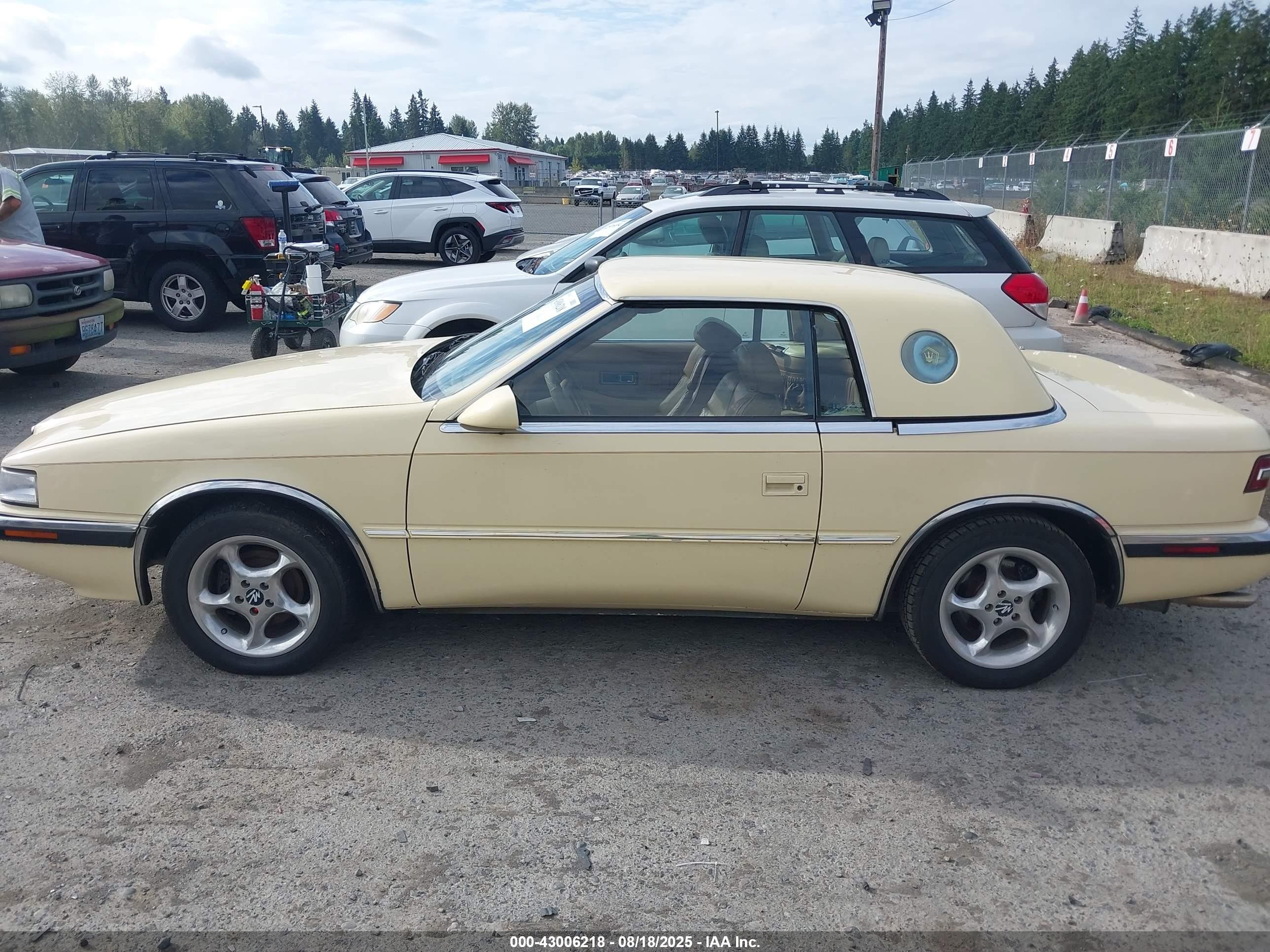 1989 Chrysler Tc By Maserati Beige vin: ZC2FP1102KB201247