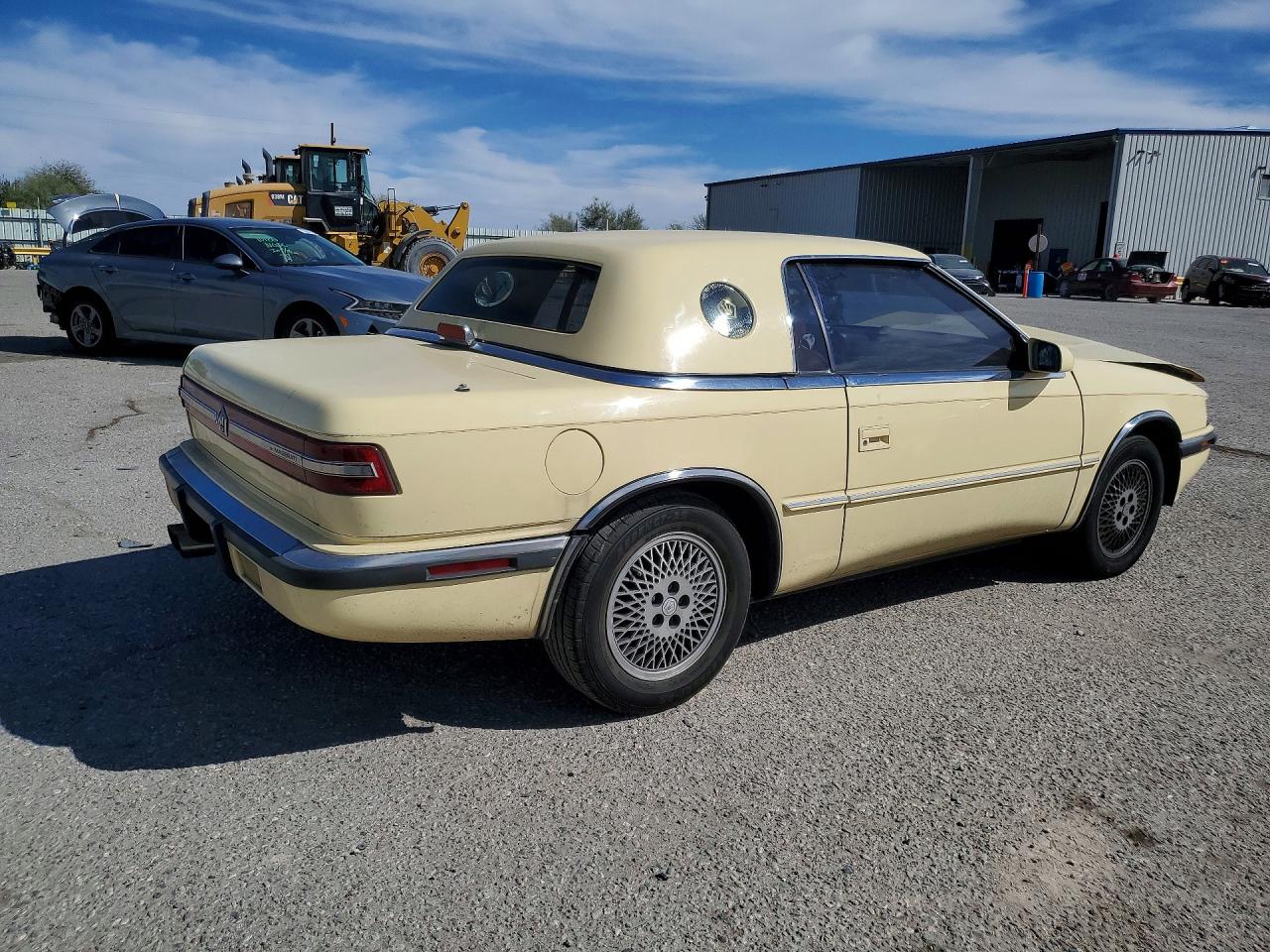 1990 Chrysler Tc By Maserati Cream vin: ZC2FS1205LB205436