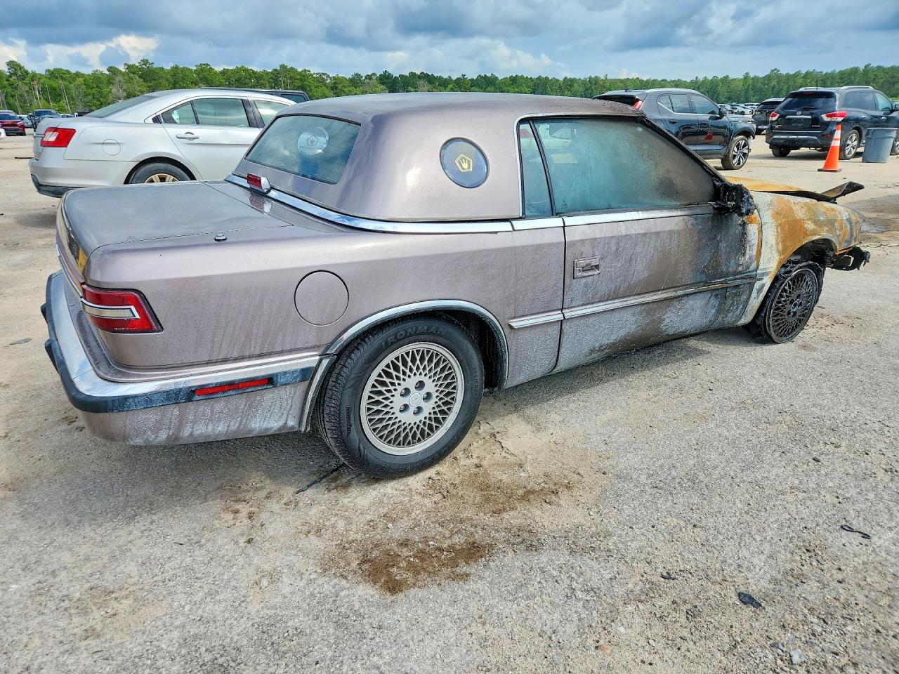 1990 Chrysler Tc By Maserati Tan vin: ZC2FS1208LB206287