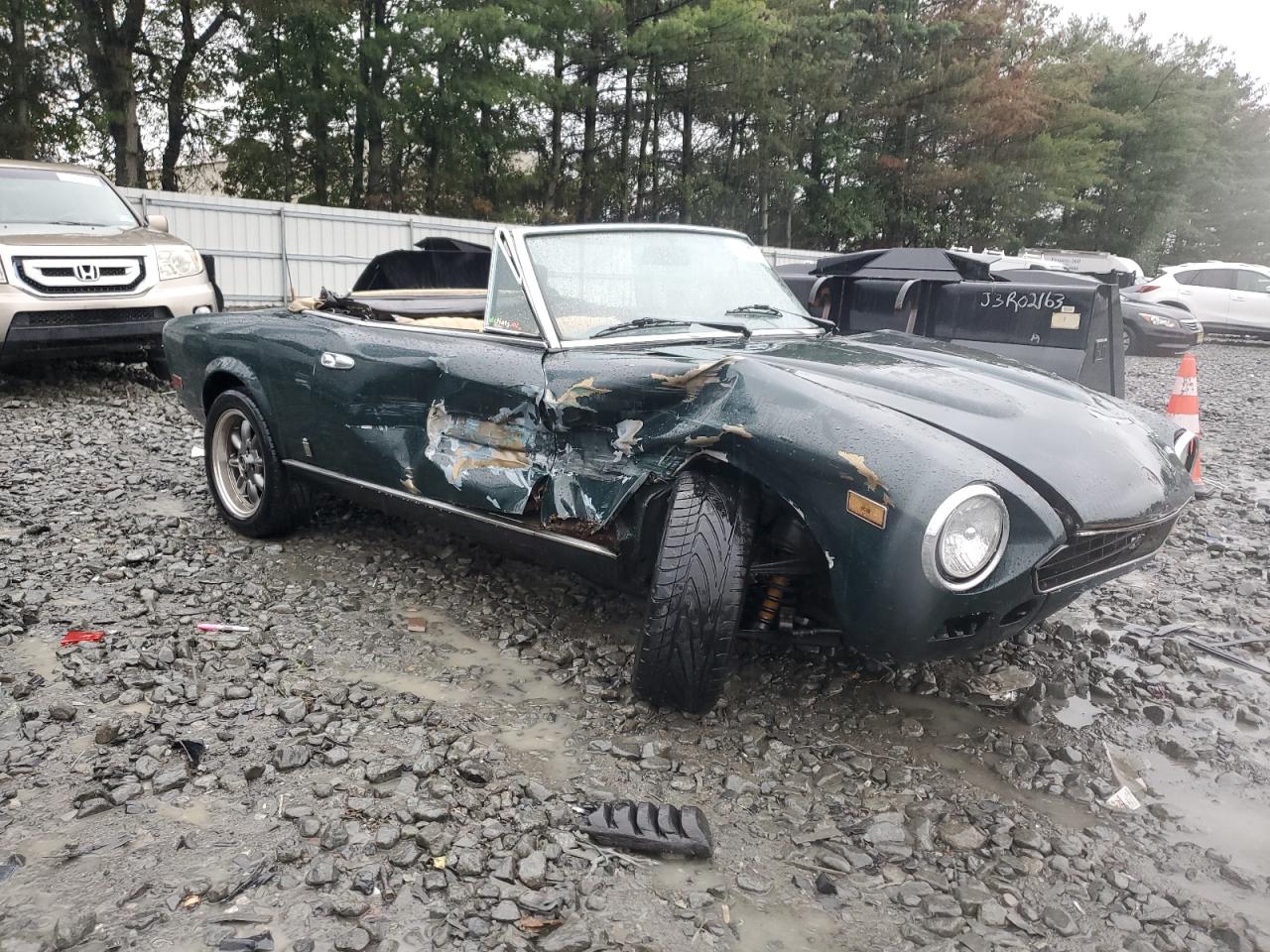 1982 Fiat 124 Spider Green vin: ZFAAS00B2C5002282