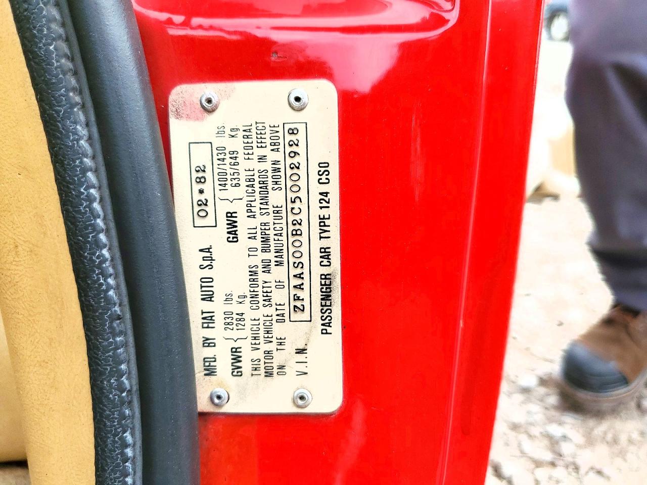 1982 Fiat 124 Spider Red vin: ZFAAS00B2C5002928