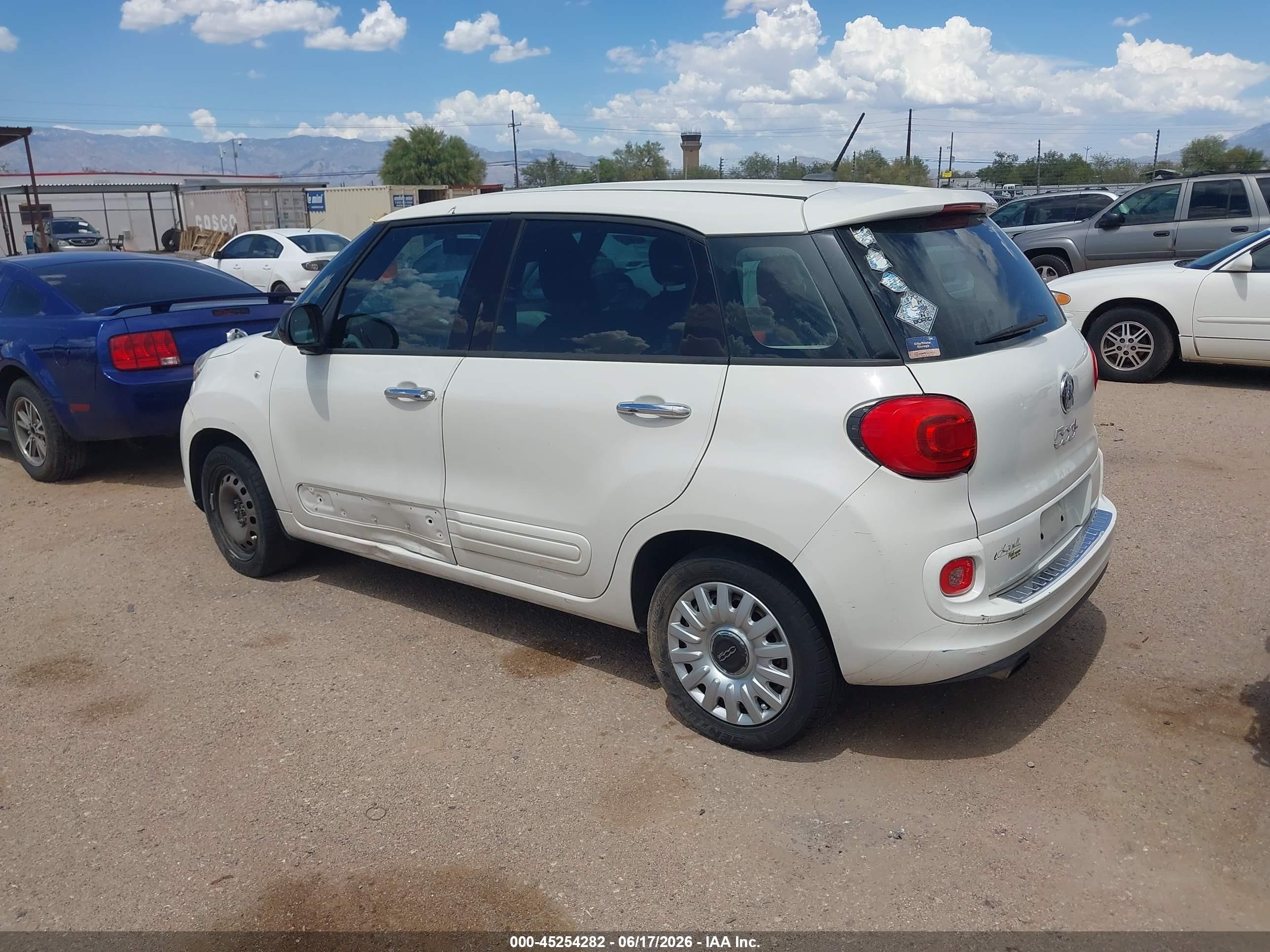 2015 Fiat 500l Pop White vin: ZFBCFAAH7FZ033820