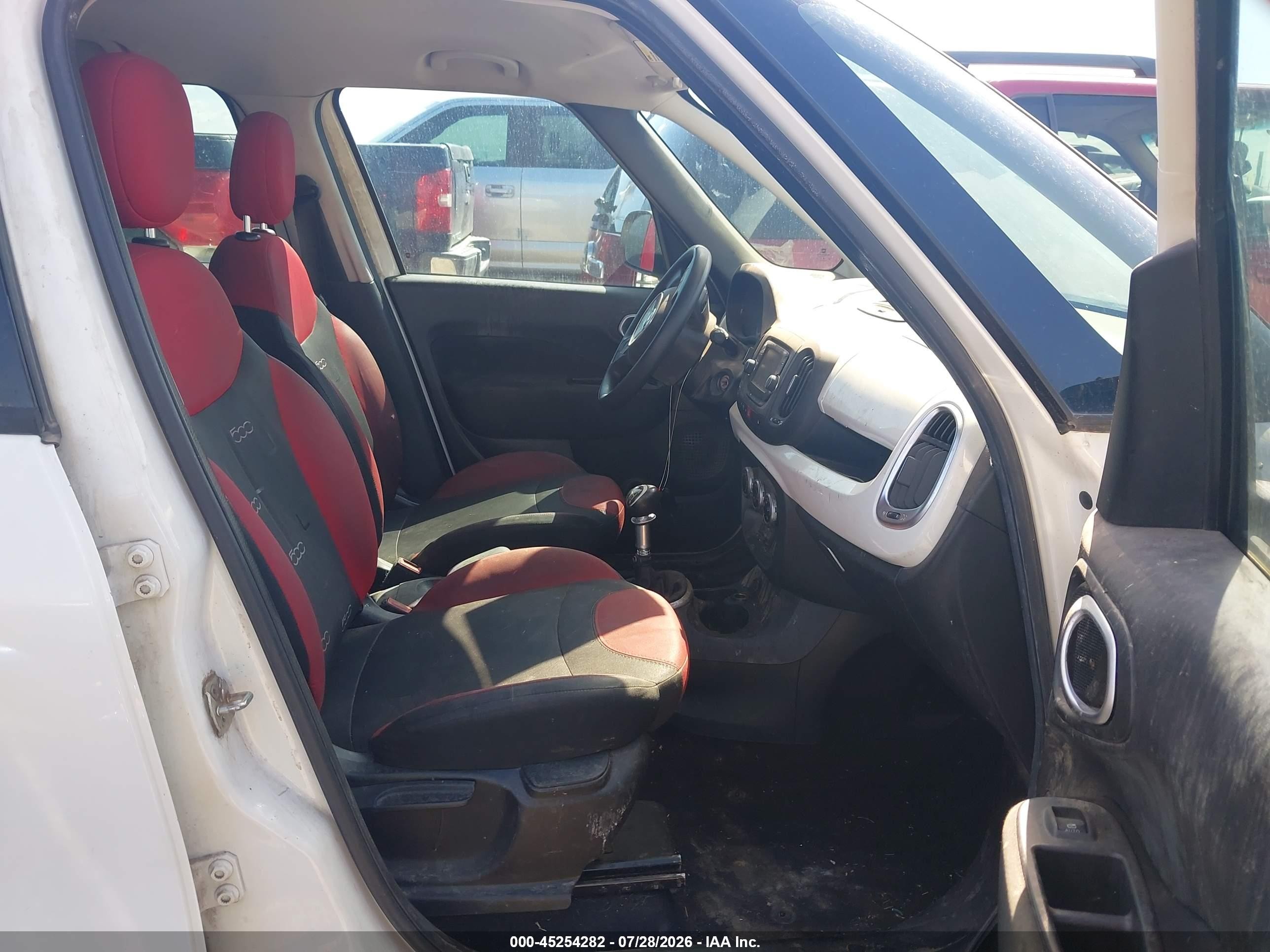 2015 Fiat 500l Pop White vin: ZFBCFAAH7FZ033820