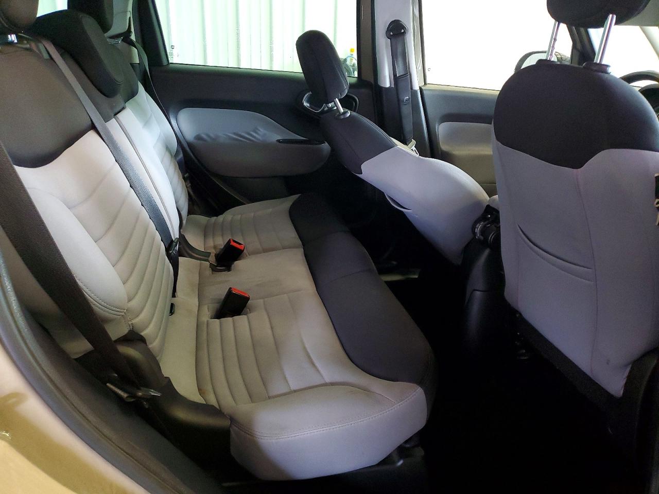 2014 Fiat 500l Easy Beige vin: ZFBCFABH1EZ016721