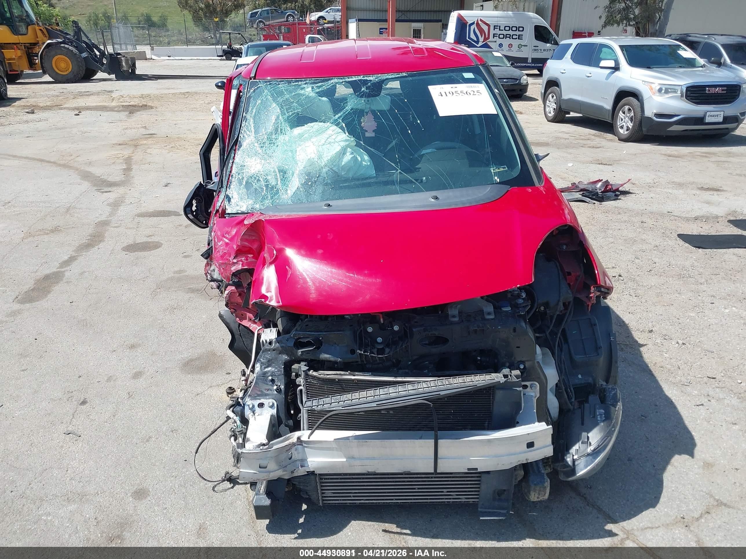 2014 Fiat 500l Easy Красный vin: ZFBCFABH7EZ027691