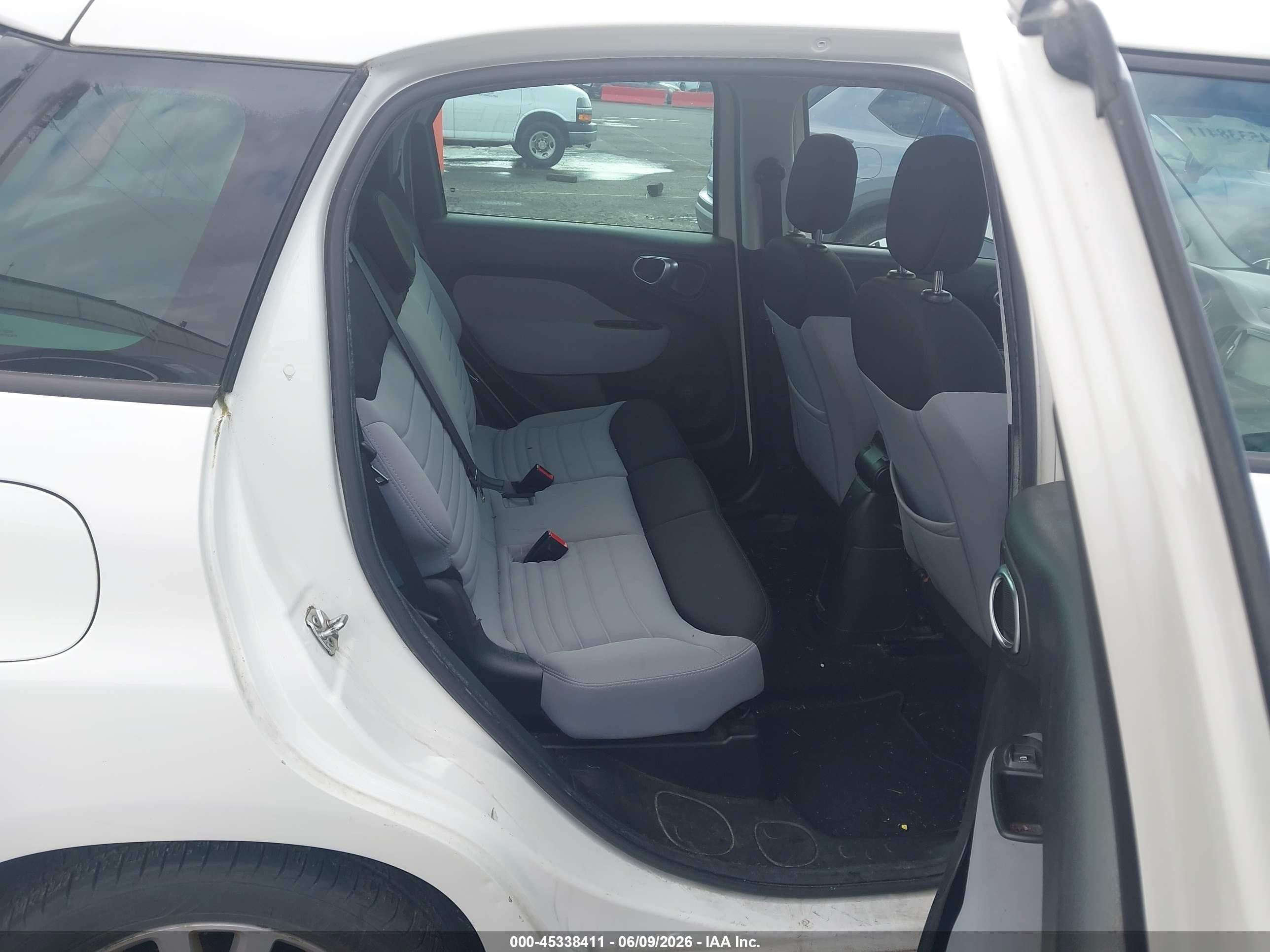 2014 Fiat 500l Easy Белый vin: ZFBCFABH9EZ001724