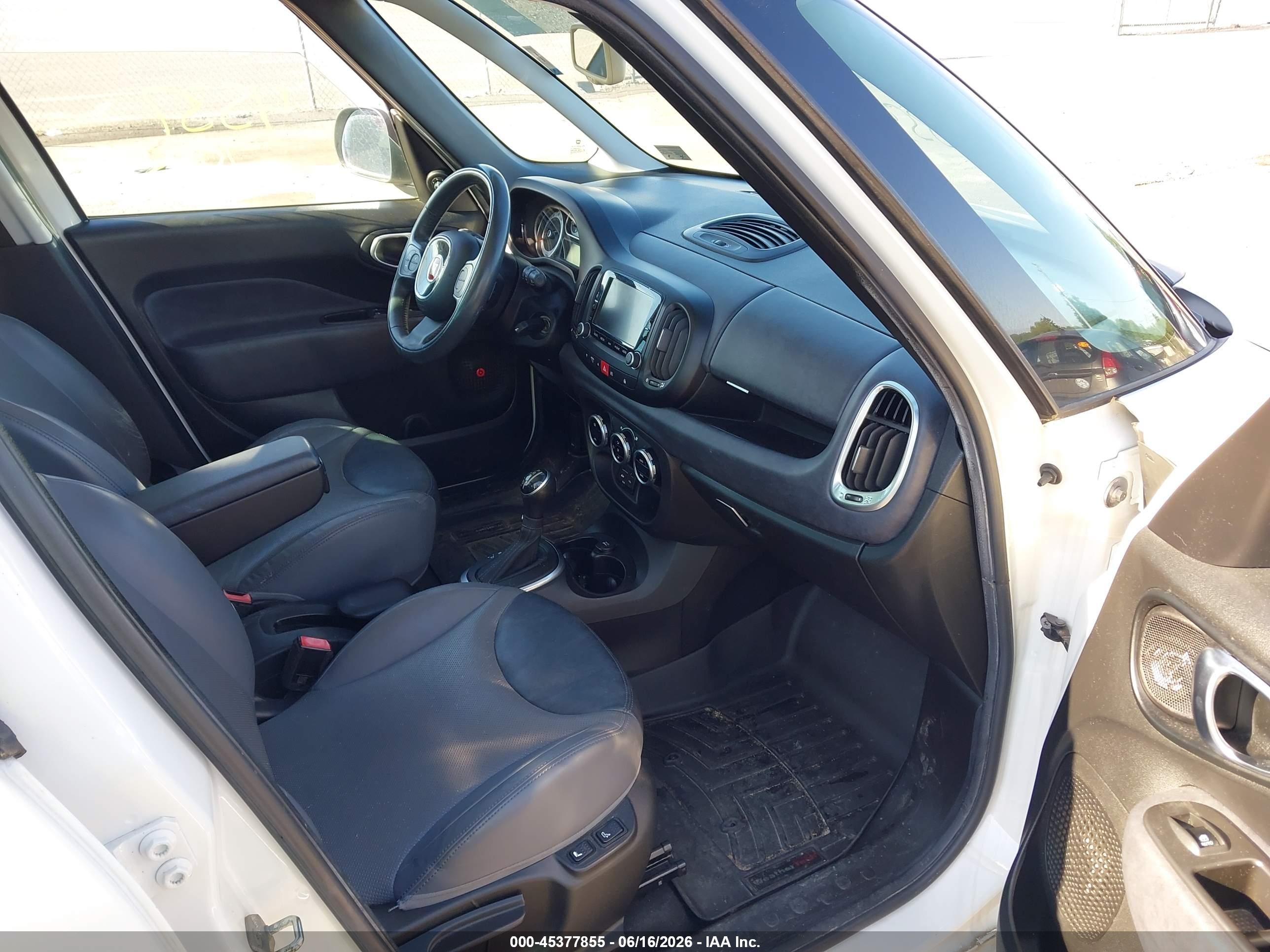 2014 Fiat 500l Lounge White vin: ZFBCFACH2EZ009100