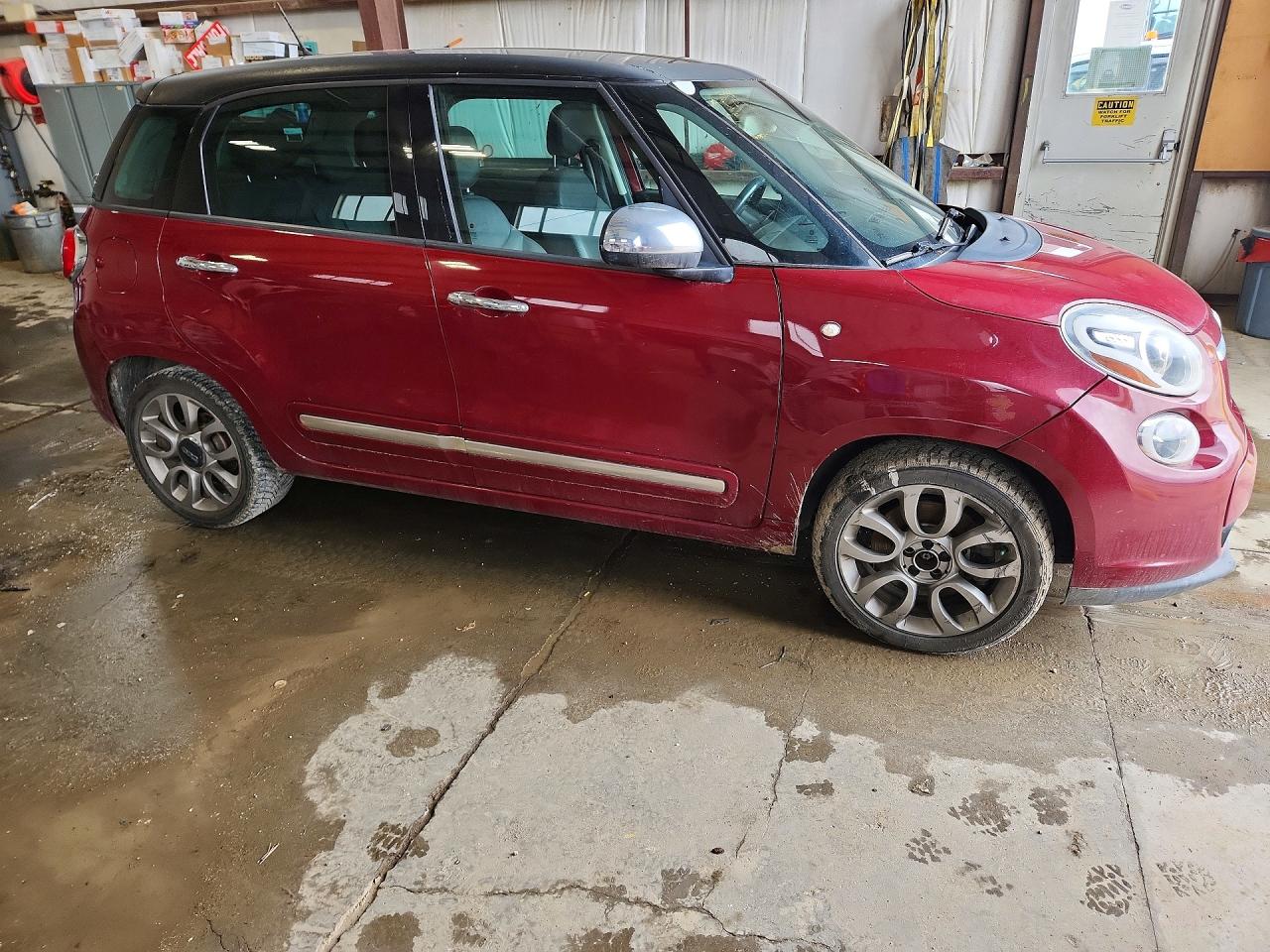 2014 Fiat 500l Lounge Red vin: ZFBCFACH3EZ023331