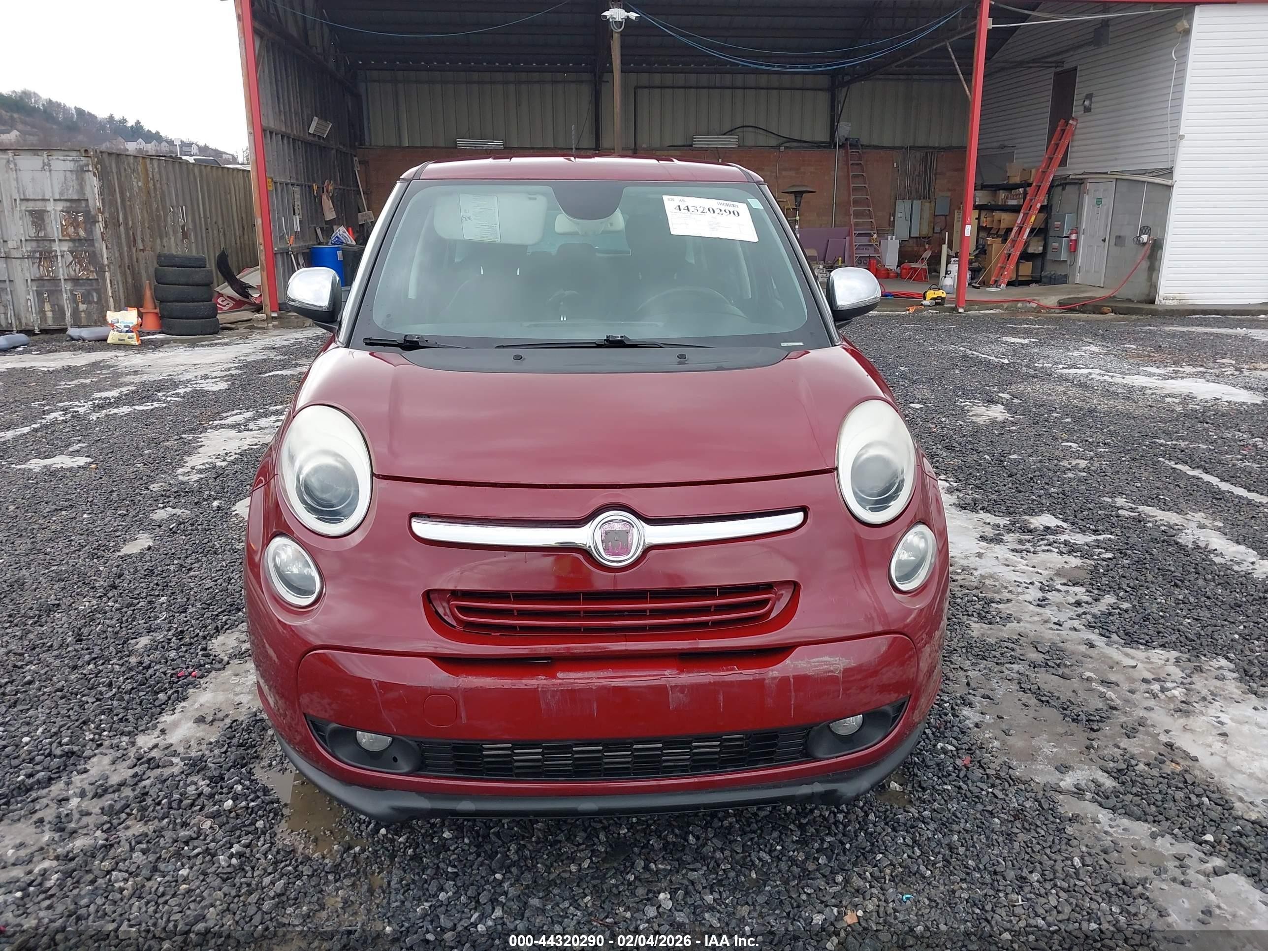 2015 Fiat 500l Lounge Burgundy vin: ZFBCFACH7FZ032258
