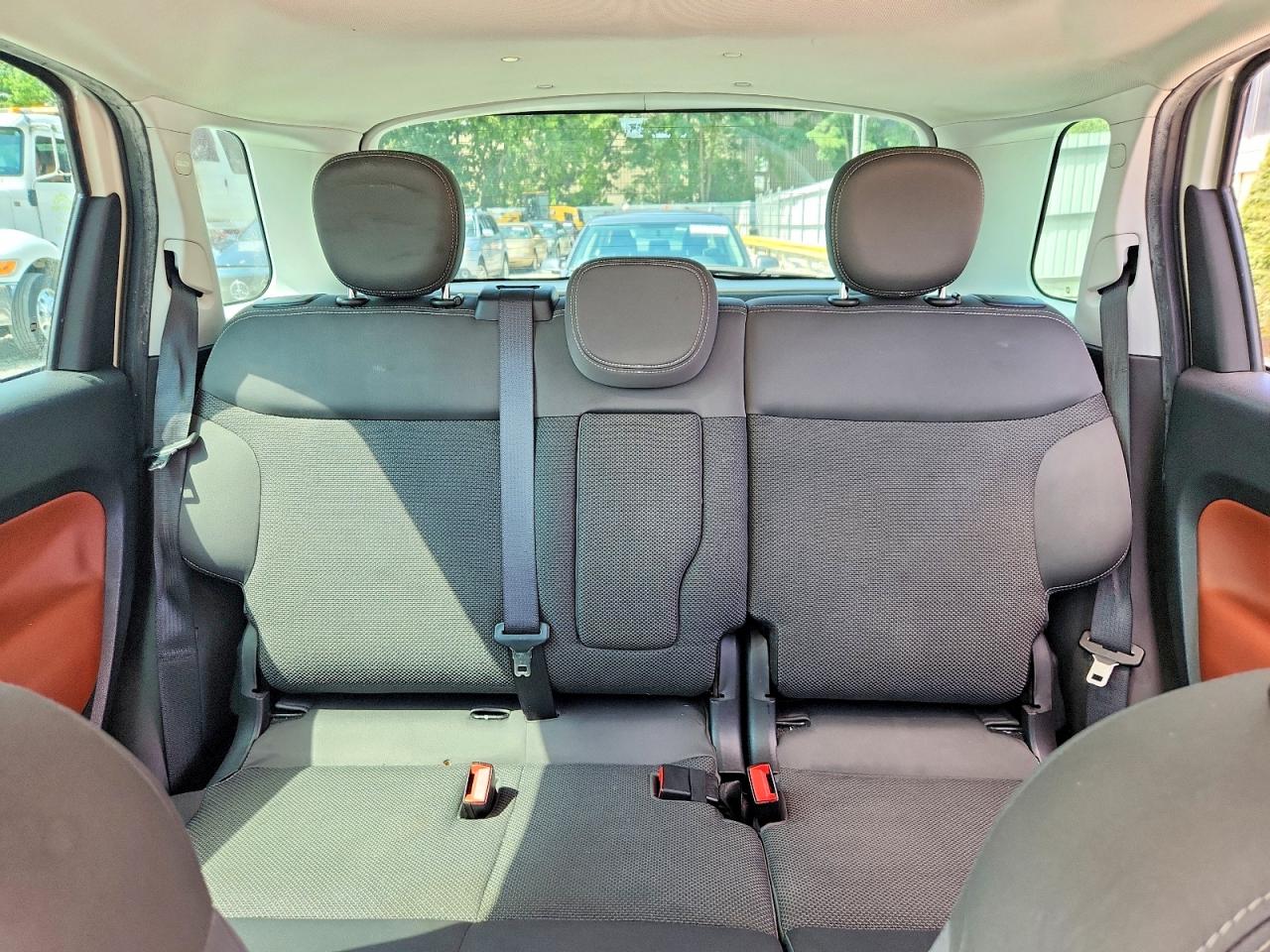 2014 Fiat 500l Trekking White vin: ZFBCFADH1EZ009734