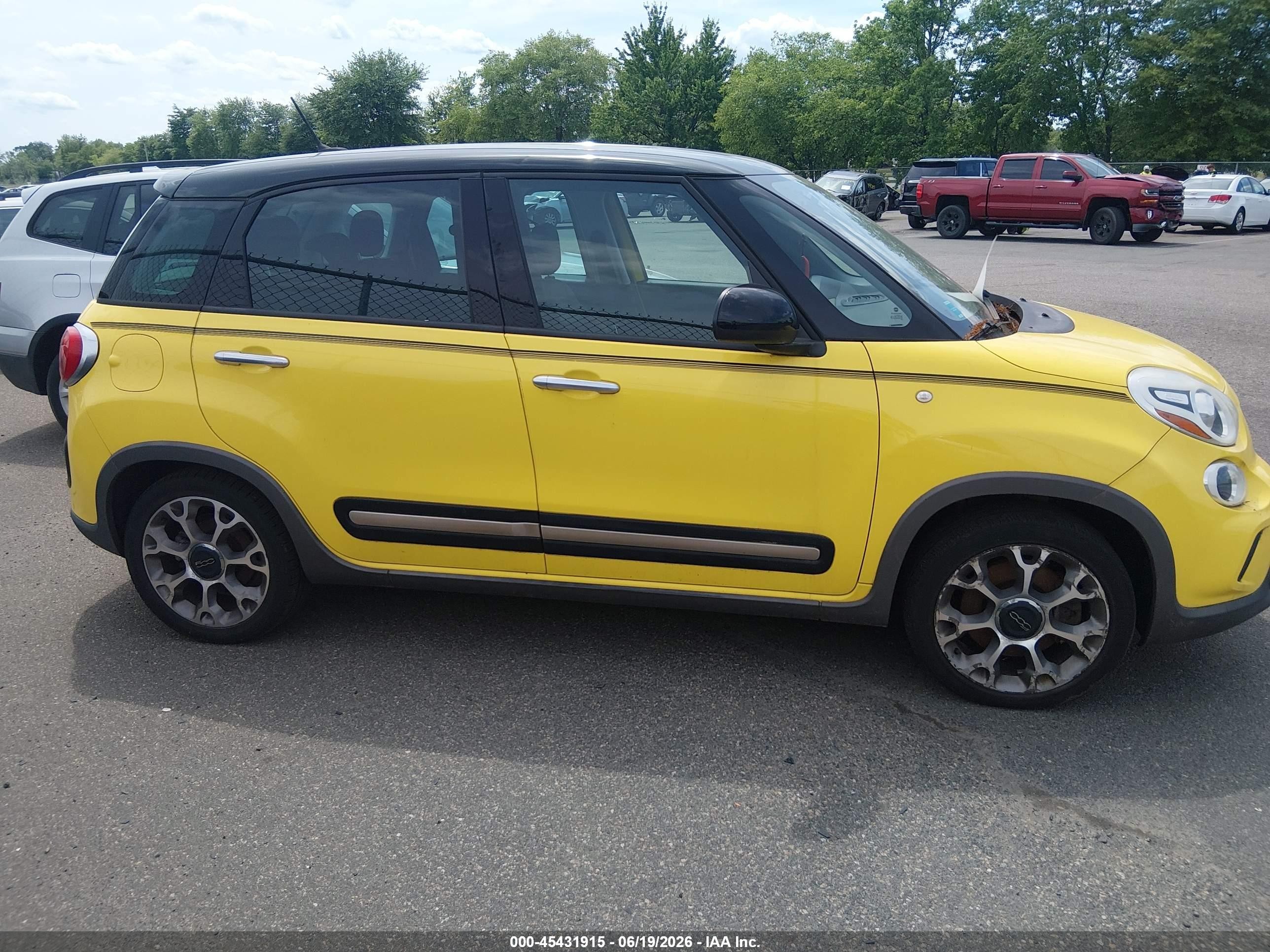 2014 Fiat 500l Trekking Yellow vin: ZFBCFADH4EZ023594