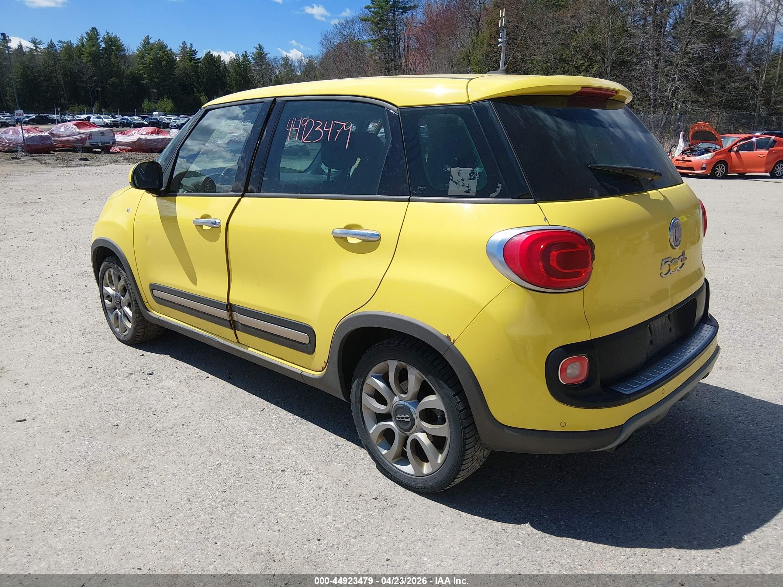 2014 Fiat 500l Trekking Yellow vin: ZFBCFADH5EZ028951