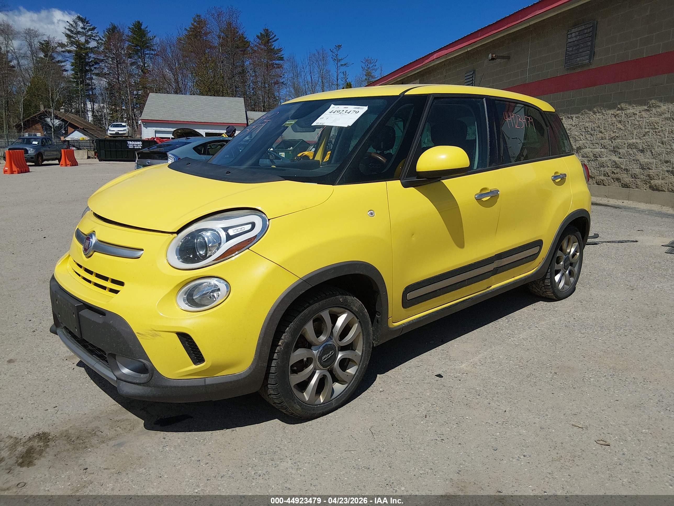 2014 Fiat 500l Trekking Yellow vin: ZFBCFADH5EZ028951