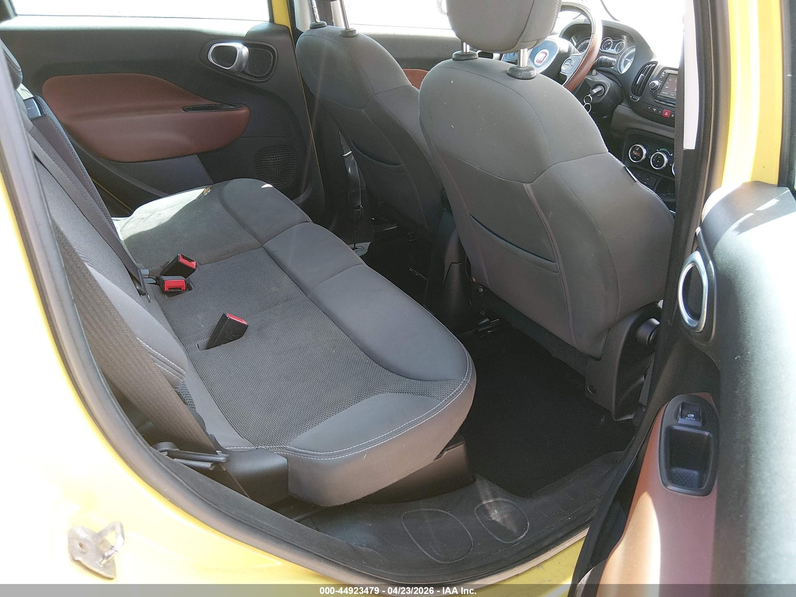 2014 Fiat 500l Trekking Yellow vin: ZFBCFADH5EZ028951